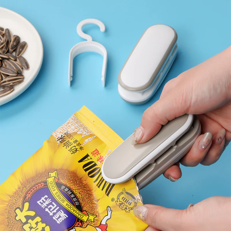 HULIANFU Portable Mini Sealer Sous Vide Home Heat Plastic Food Snacks Bag Sealing Machine Saver Packaging Kitchen Storage Clips - Deanwangkt