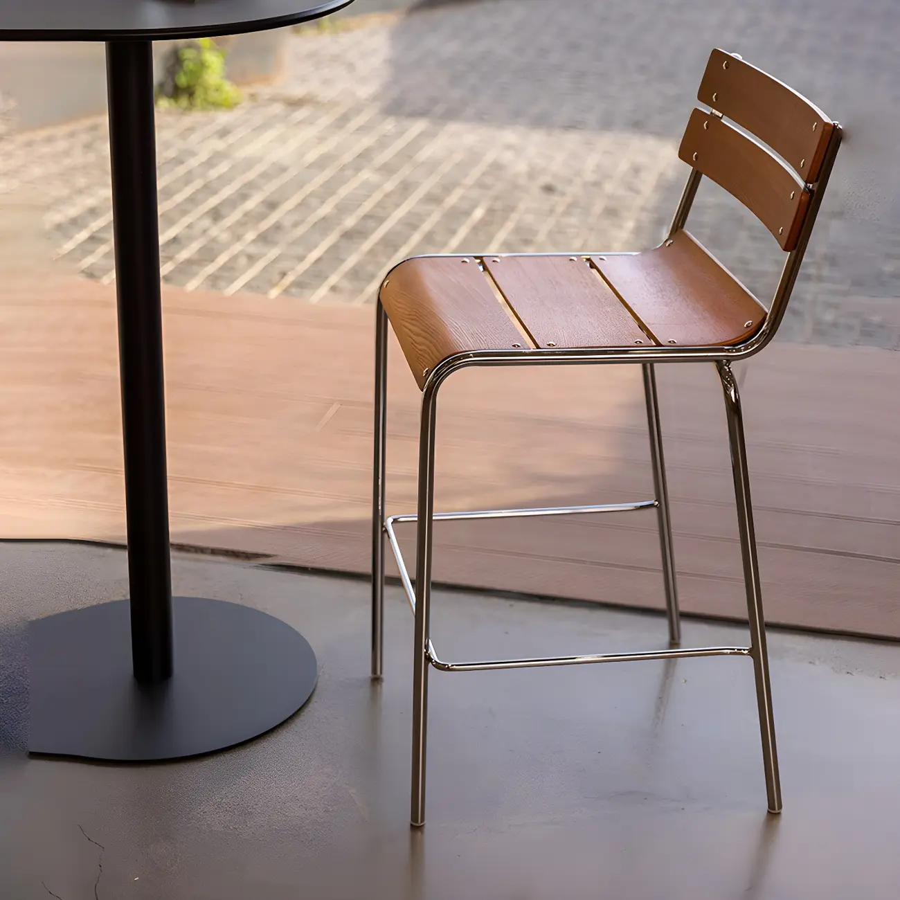 Durable Steel Frame Comfortable Brown Wood Back Bar Stool