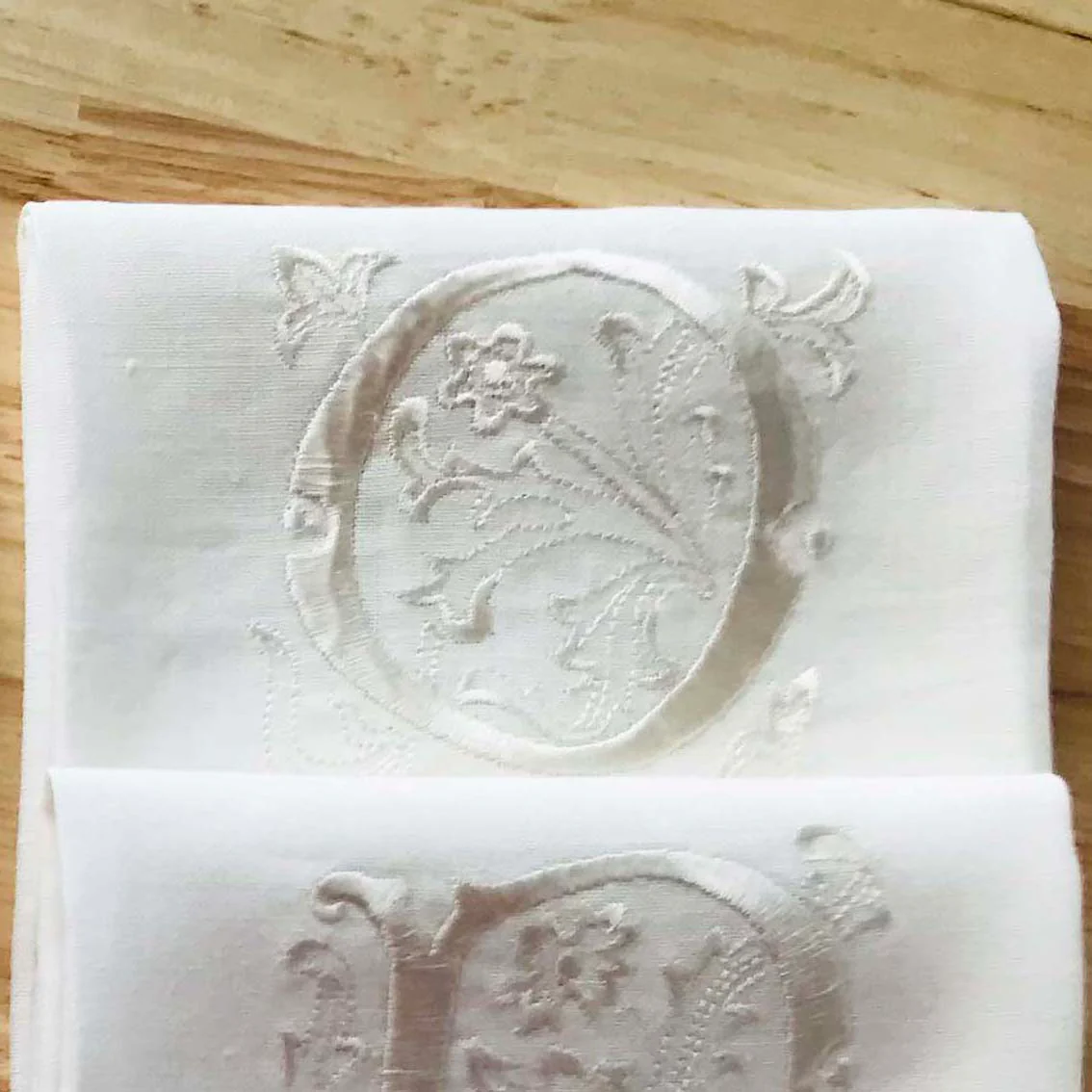 HULIANFU Letters Embroidery  Table Napkin  White Wedding Party Holiday  Decorative  Towel  Rectangular  Hand Towels - Deanwangkt