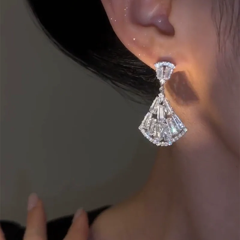 Temperament high sense zircon fan earrings versatile Popular super flash stud earrings niche design light luxury silver needle earrings women - Deanwangkt