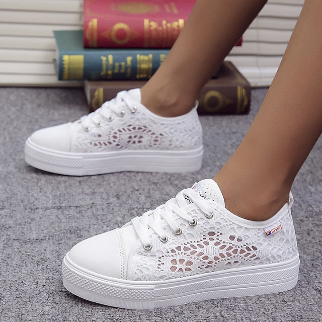 Women's Sneakers White Shoes Plus Size Canvas Shoes Outdoor Daily Wedding Sneakers Summer Flat Heel Round Toe Sporty Basic Casual Walking Shoes Lace Canvas Lace-up Solid Colored White - Deanwangkt