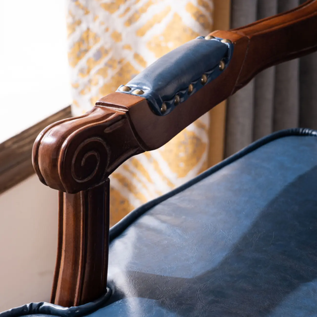 Mid-century Modern Leather Solid Wood Traditional Arm Chair