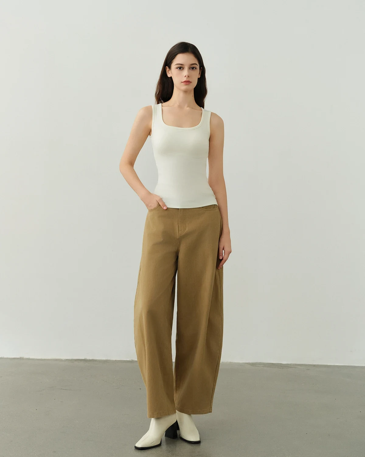 Fall/Winter wool + long-staple cotton thermal camisole with chest pads, women's U-neck outerwear-friendly base-layer tank