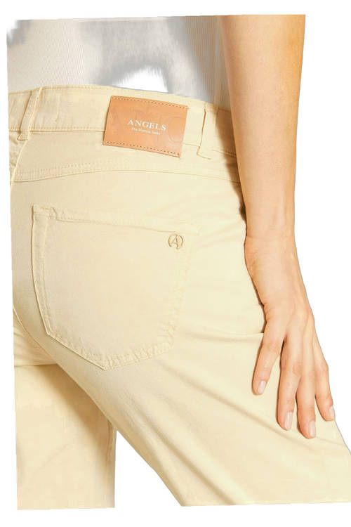 Detail des Reißverschlusses einer Hose mit Elasthan