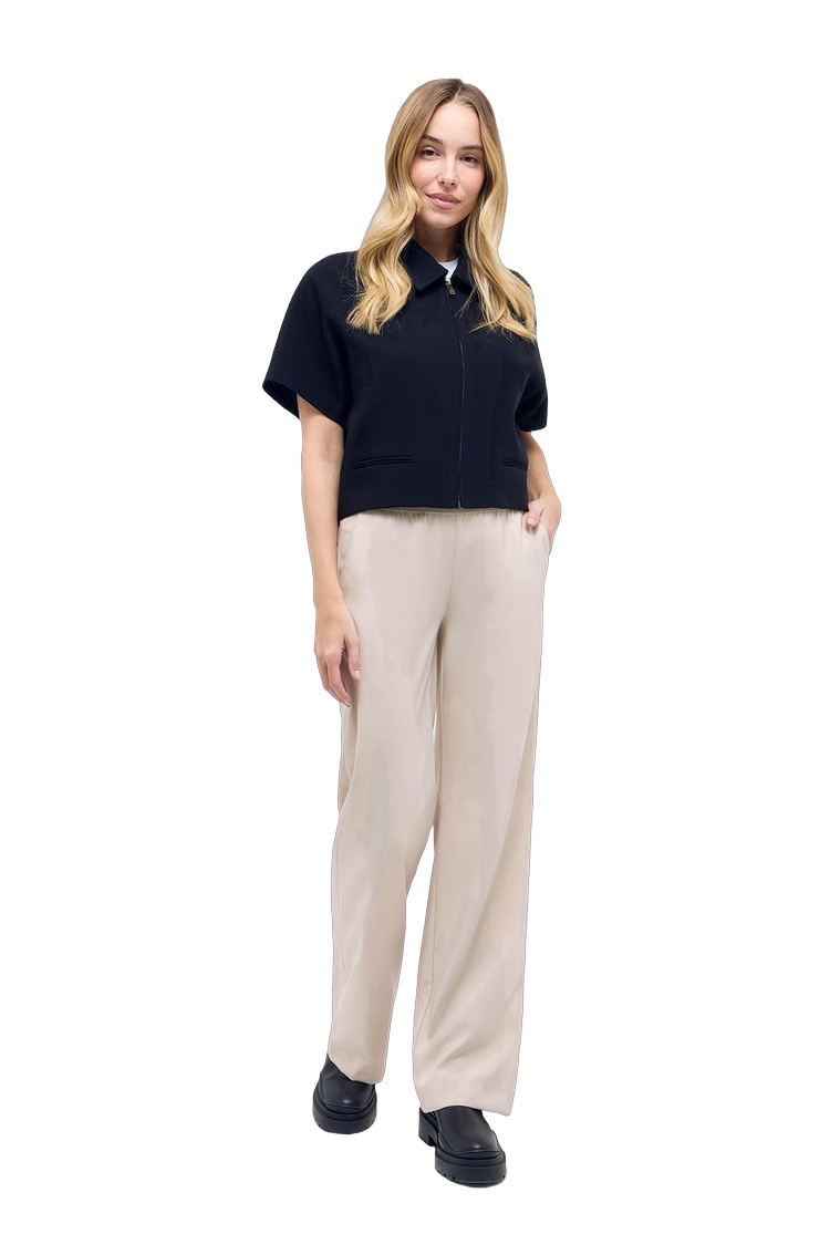 Leichte Hose mit Hosentaschen – Rückansicht