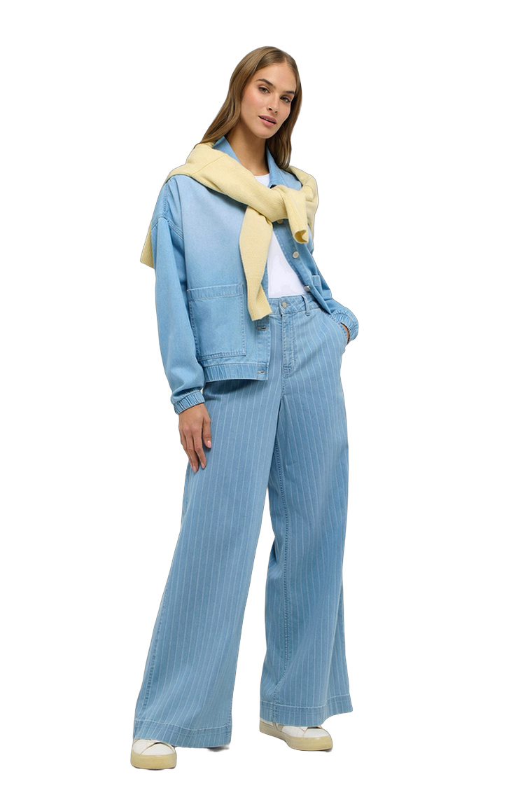 Leichte Hose mit schrägen Eingriffstaschen – Rückansicht