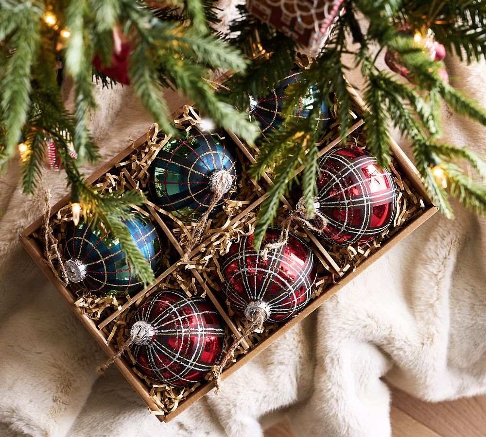 Plaid Ornament Box Set