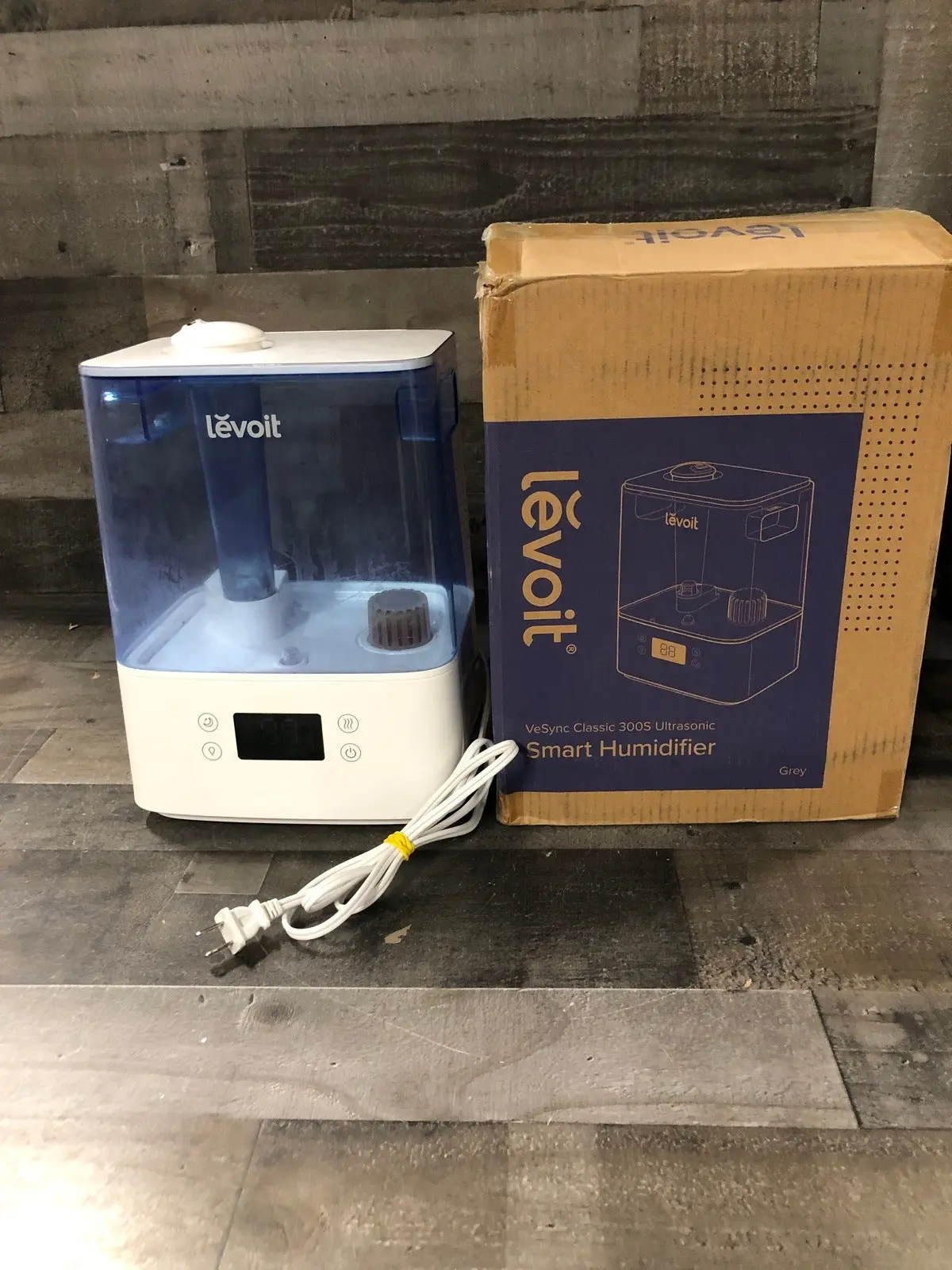 LEVOIT Classic300S Ultrasonic Smart Top Fill Humidifier, Extra Large 6L Tank for Whole Family, APP & Voice Control, Essential Oil Diffuser, Humidity Setting with Sensor, Quiet Sleep Mode, Night Light