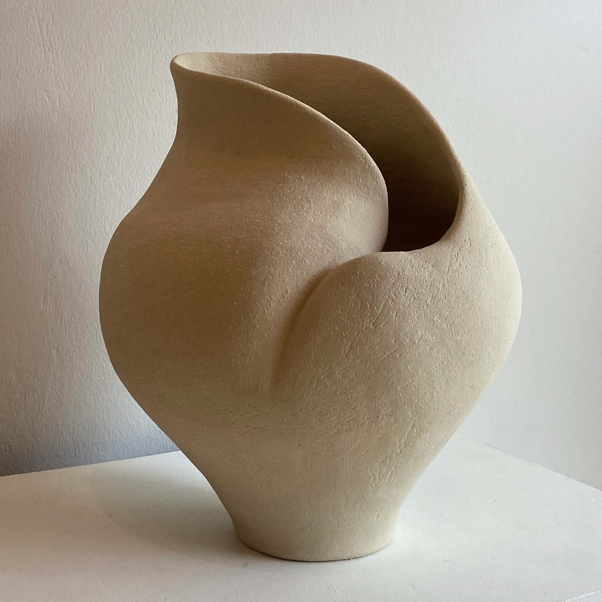 Beige Ceramic Vase Tak1