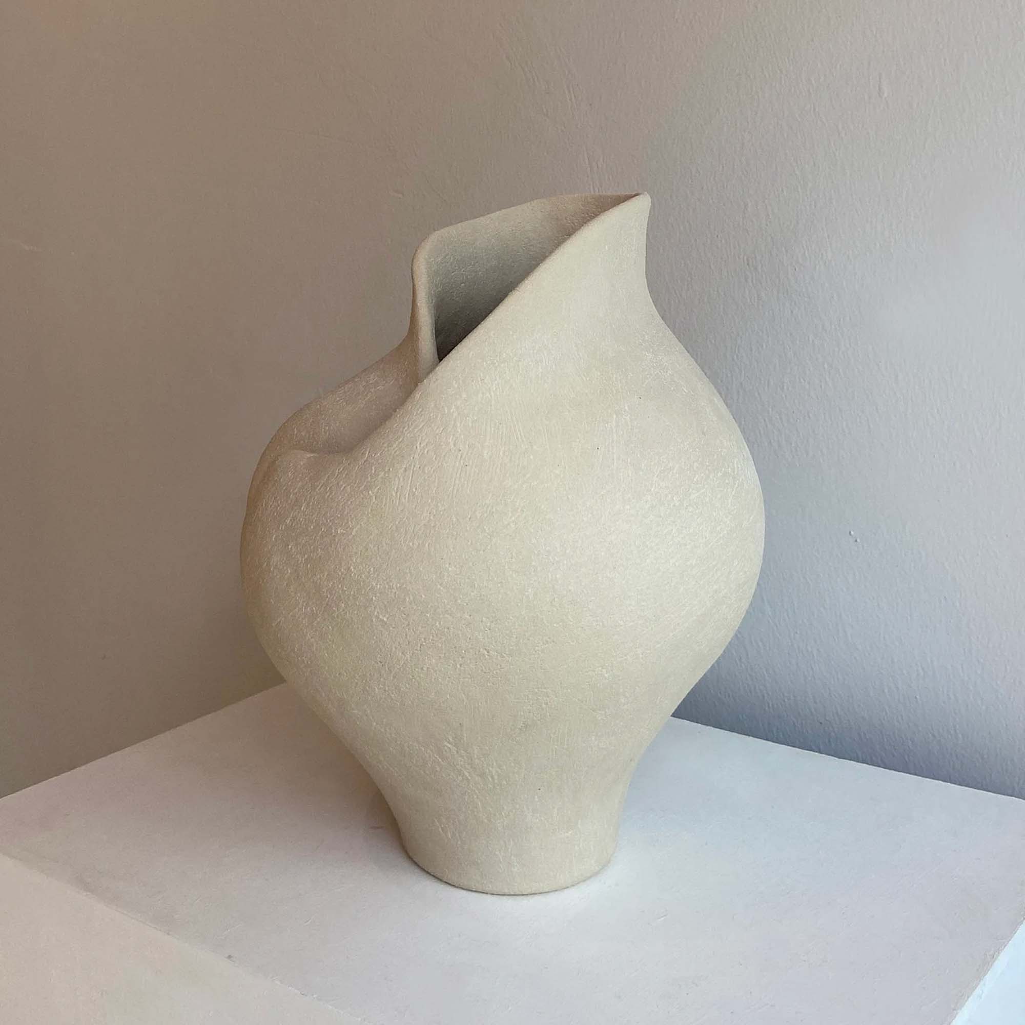 Beige Ceramic Vase Tak1