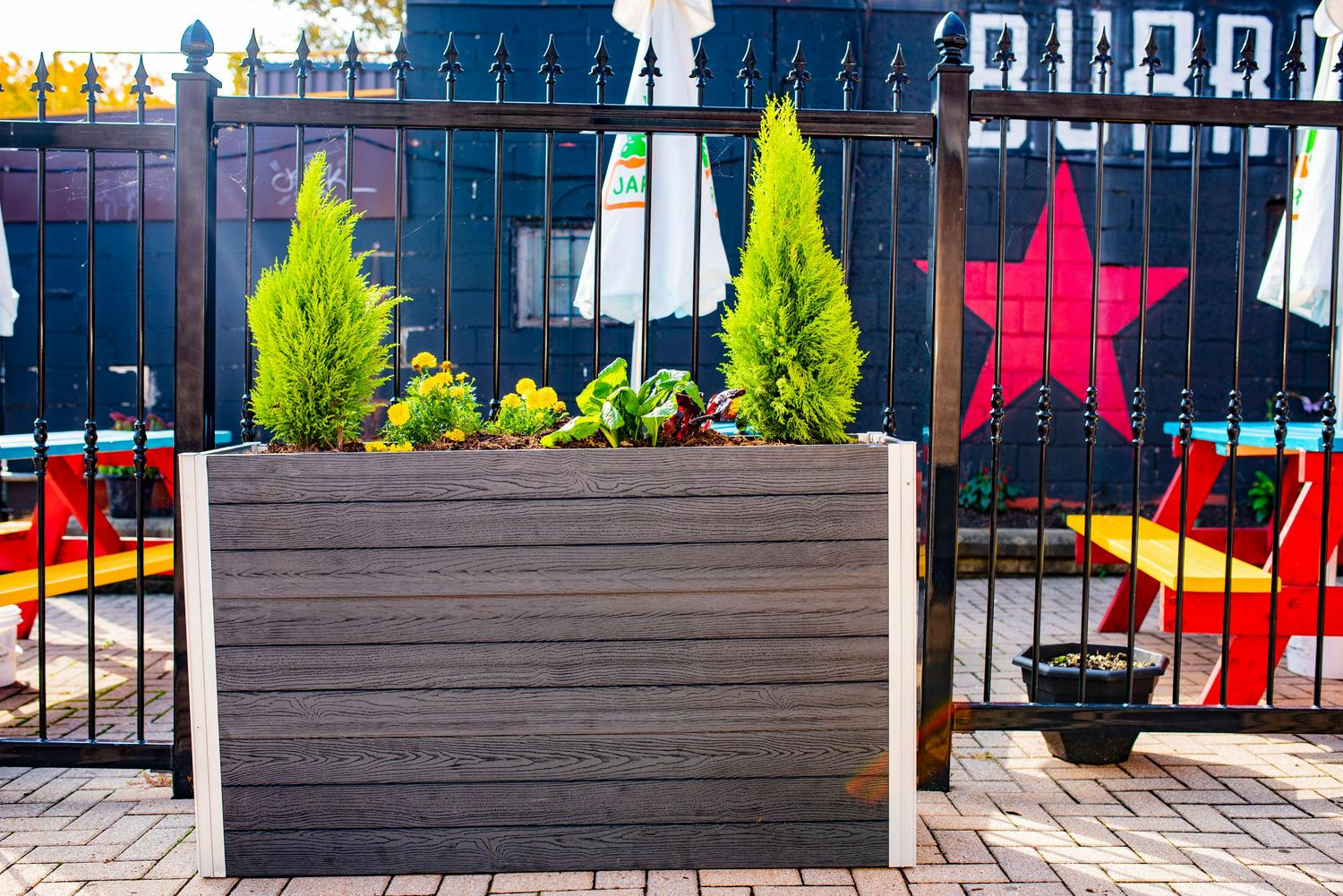 Vita Urbana Vinyl Large Parklette Planter, Slate Gray, 59′′x16′′x33′′