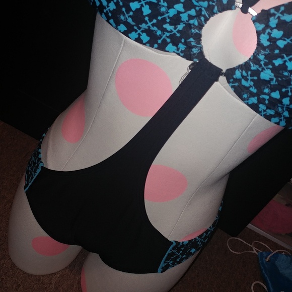 NWT 《No Boundaries 》 Y2k String Guitar One Piece Monokini Black & Blue Medium