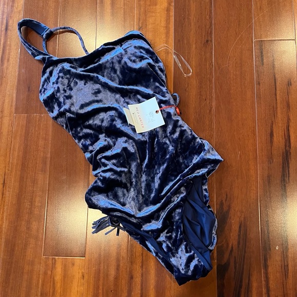 New NWT Red Carter Navy Blue Swimsuit Velvet Strappy Back One Piece Size Medium