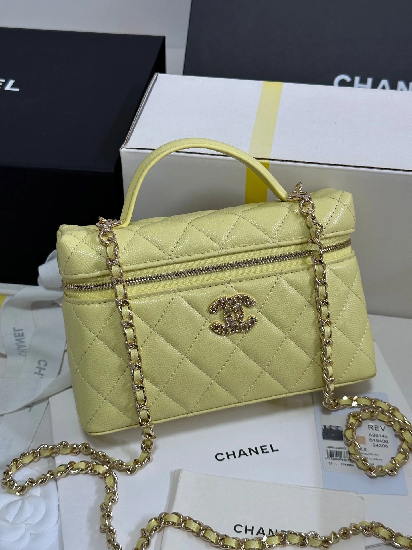 CHANEL 25P Vanity Case 19.5cm Yellow Pastel Calfskin Heart Rhinestone 243607
