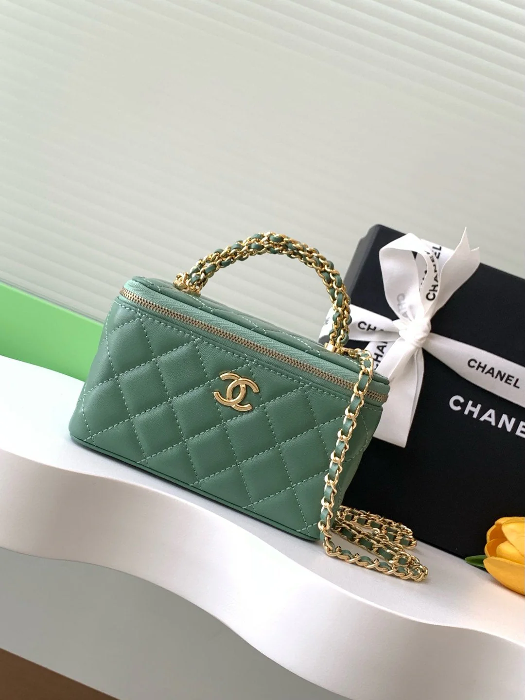 CHANEL Vanity Case 17cm Jungle Green Leather Gold Hardware 238497