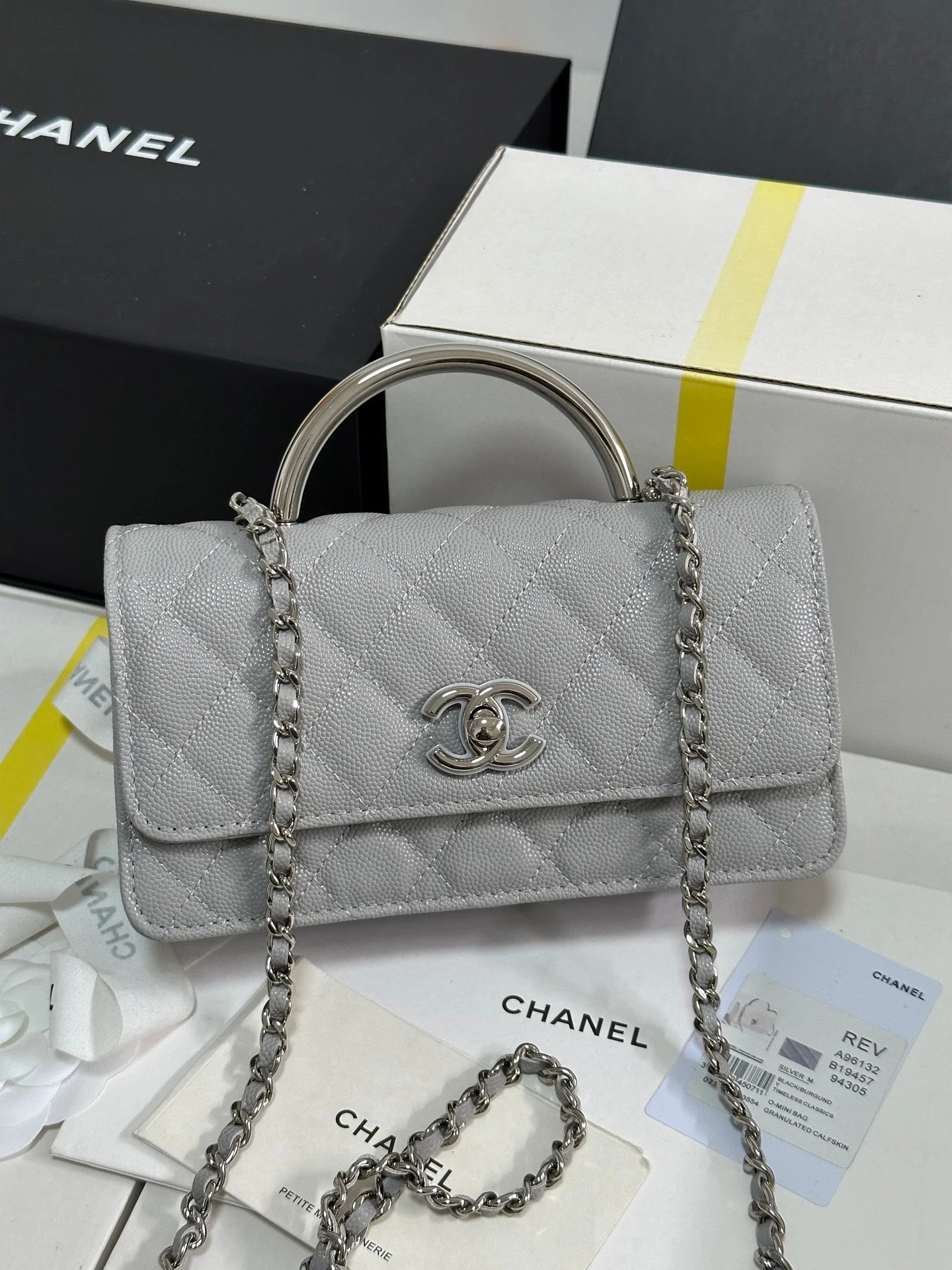 CHANEL 25P Wallet Woc Handle 17cm Light Gray Leather Silver Hardware 243436