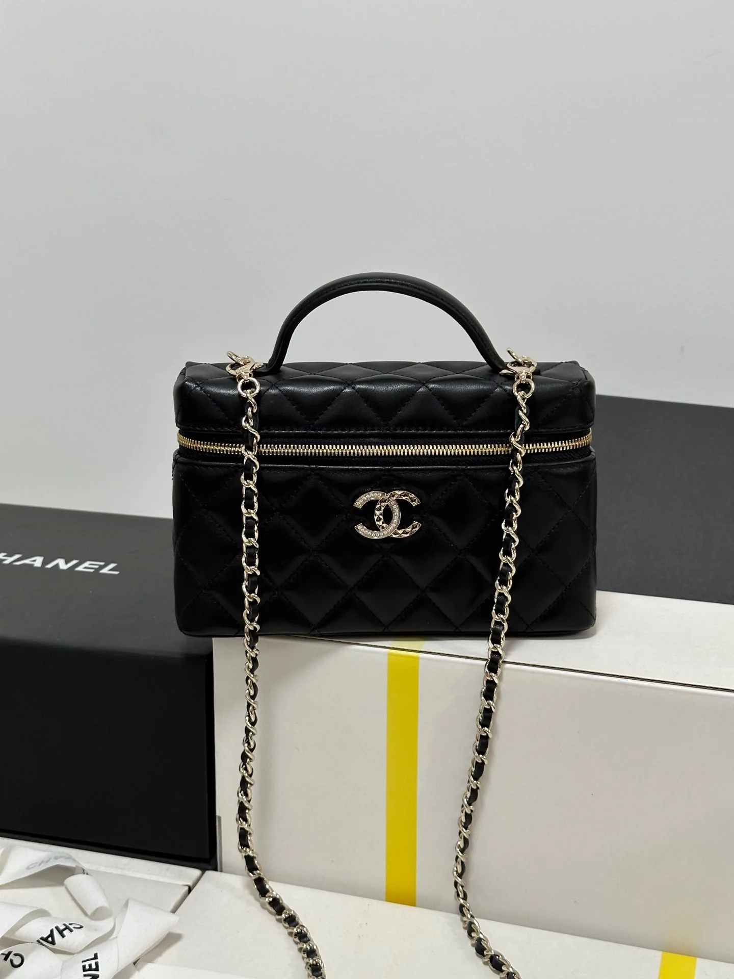 CHANEL 25C Vanity Case 19.5cm Black Hanel Sheepskin Light Gold Hardware