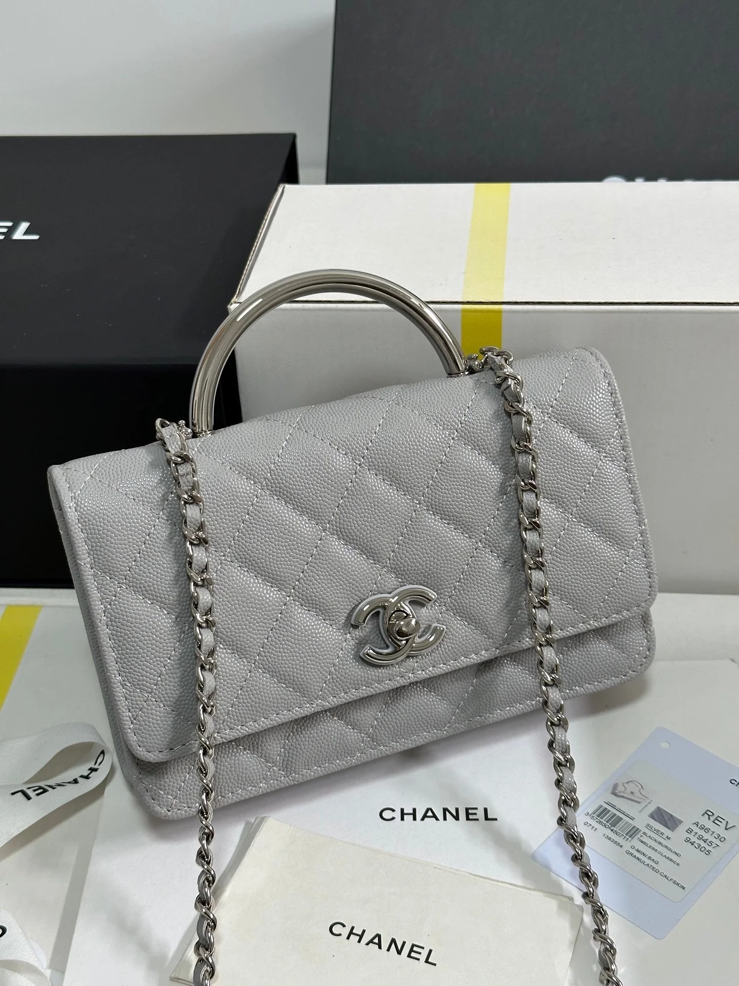 CHANEL 25P Wallet Woc Handle 19cm Light Gray Leather Silver Hardware 243454