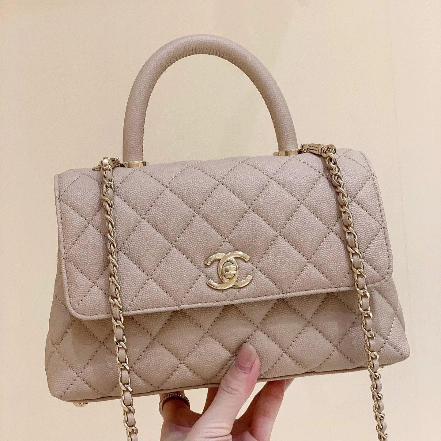 CHANEL Coco Hanle Small 23cm Light Beige Grained Calfskin Gold Hardware