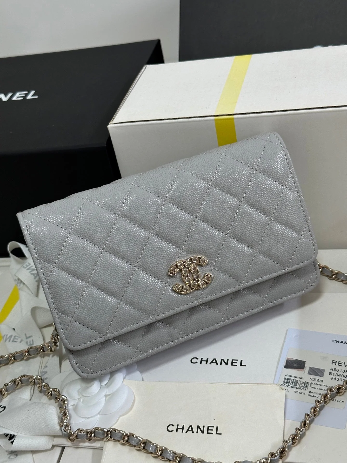 CHANEL 25P Wallet On Chain 19cm Light Gray Cowhide Heart Rhinestone 243598