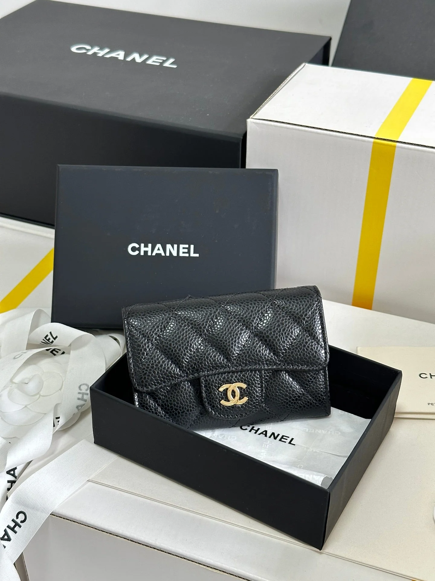 CHANEL Classic Card Holder Black Caviar Cowhide Gold Buckle 243701