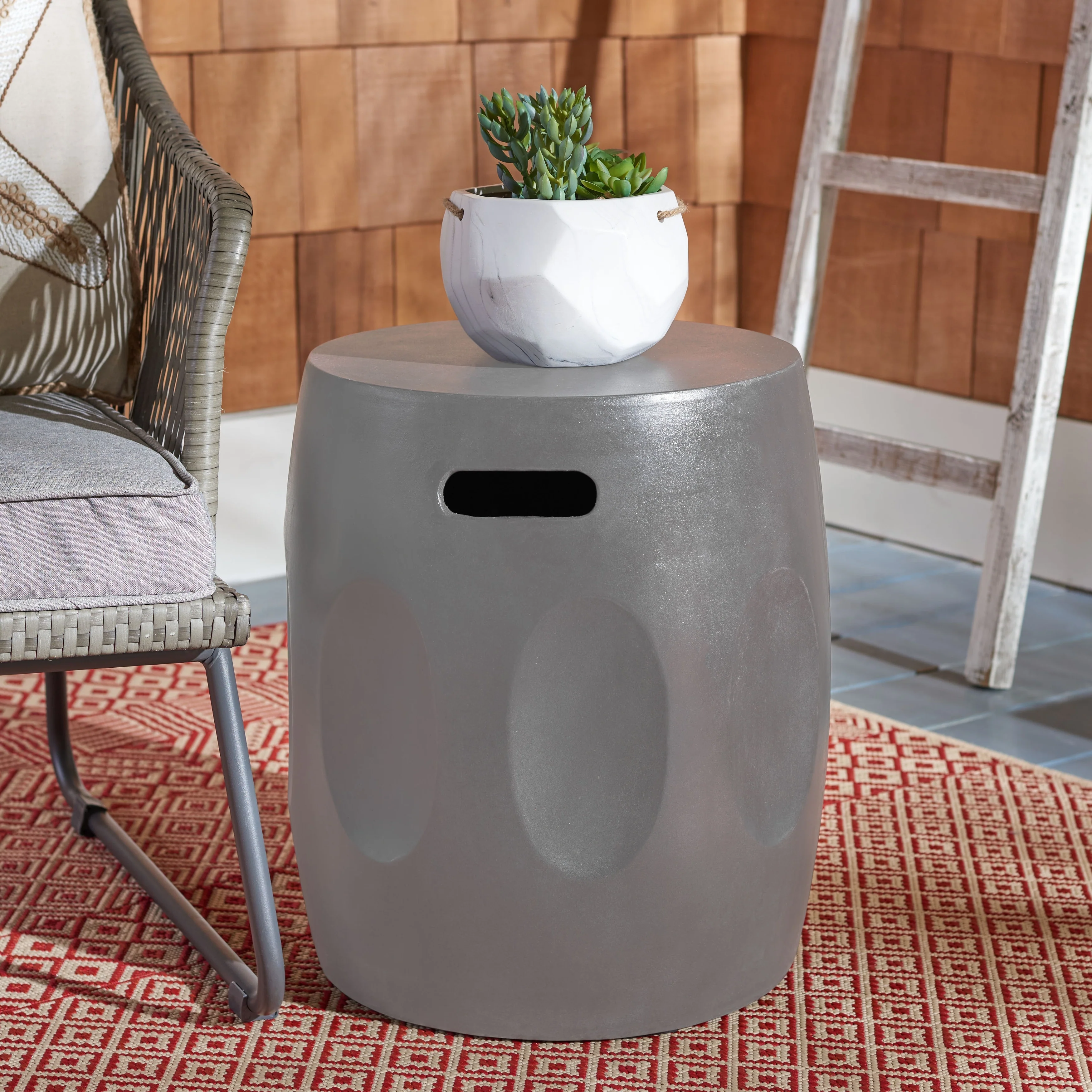 SAFAVIEH Zuri Concrete Indoor/ Outdoor Accent Table (Dark Grey) - 16