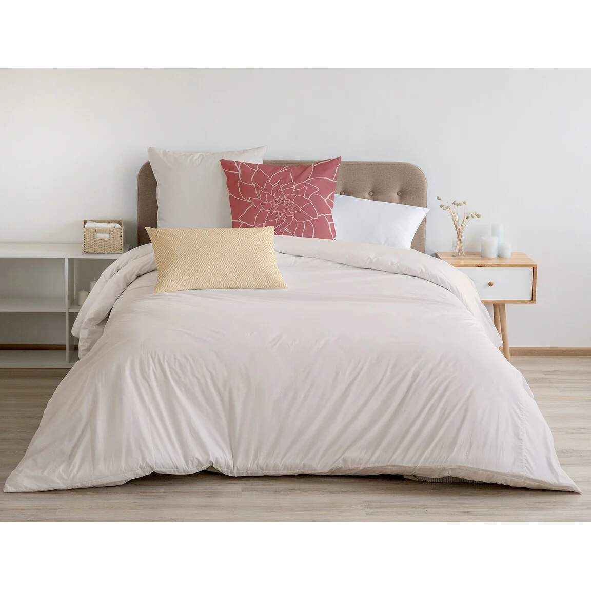 Flower Outline Decorative Throw Pillow