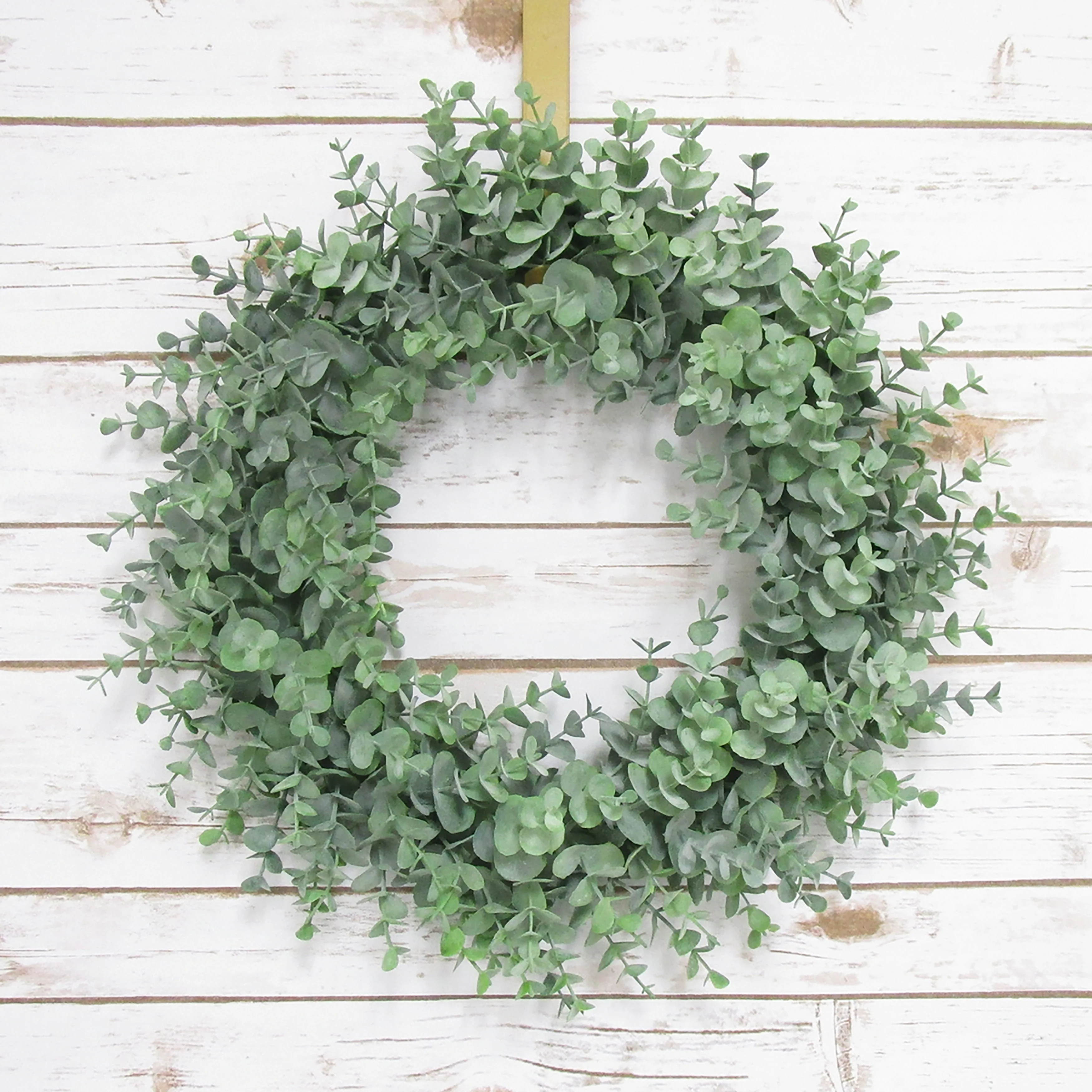 Full Frosted Green Artificial Eucalyptus Leaf Foliage Greenery Wreath 16in