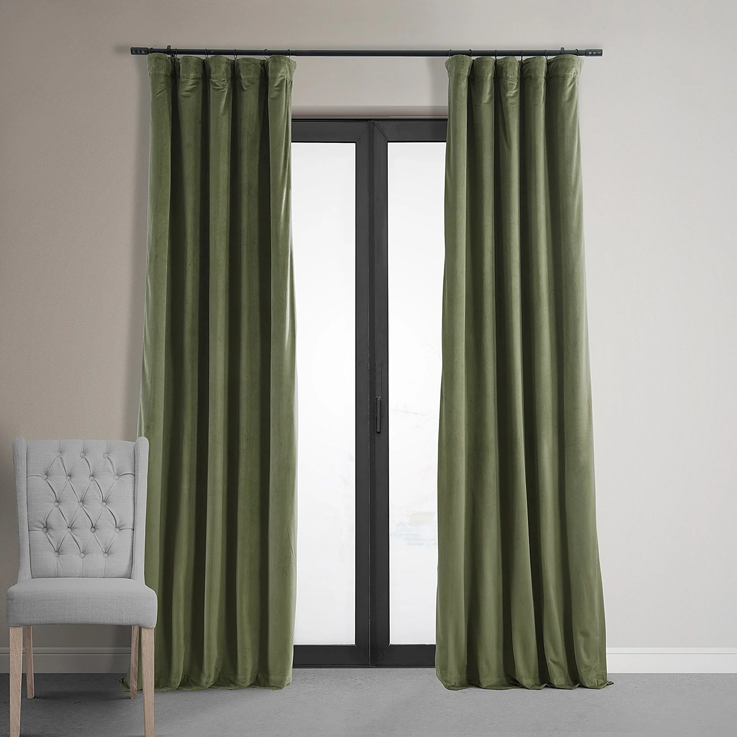 Exclusive Fabrics Signature Hunter Green Velvet 120-inch Blackout Curtain (1 Panel) - 50 x 120