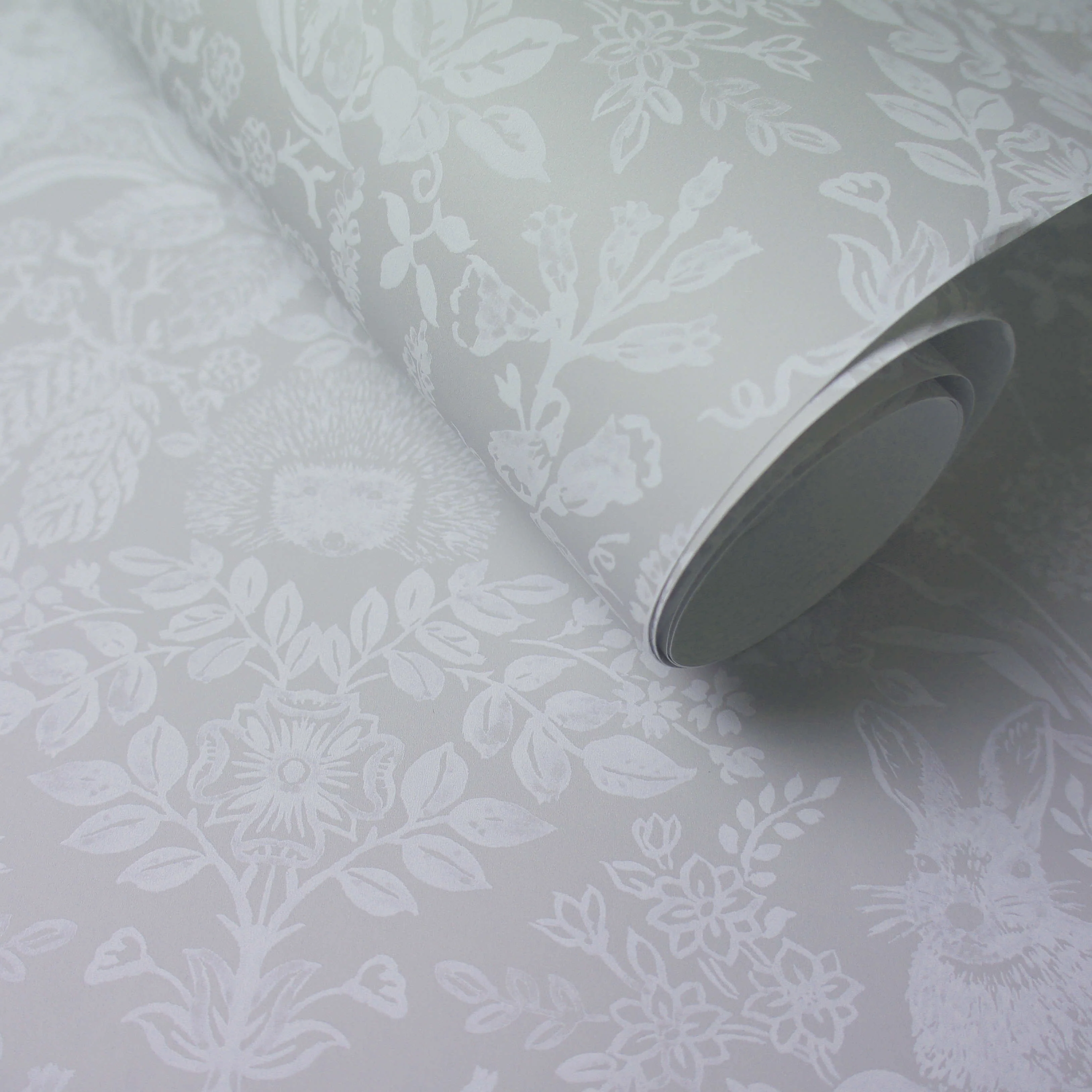 Woodland Damask Unpasted Wallpaper – 396in x 20.8in