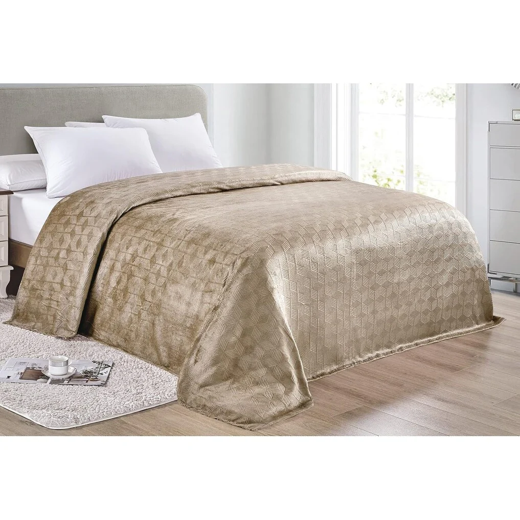 Ultra Plush by Décor&More King Size Chevron Arrow Jacquard Microplush Blanket (102