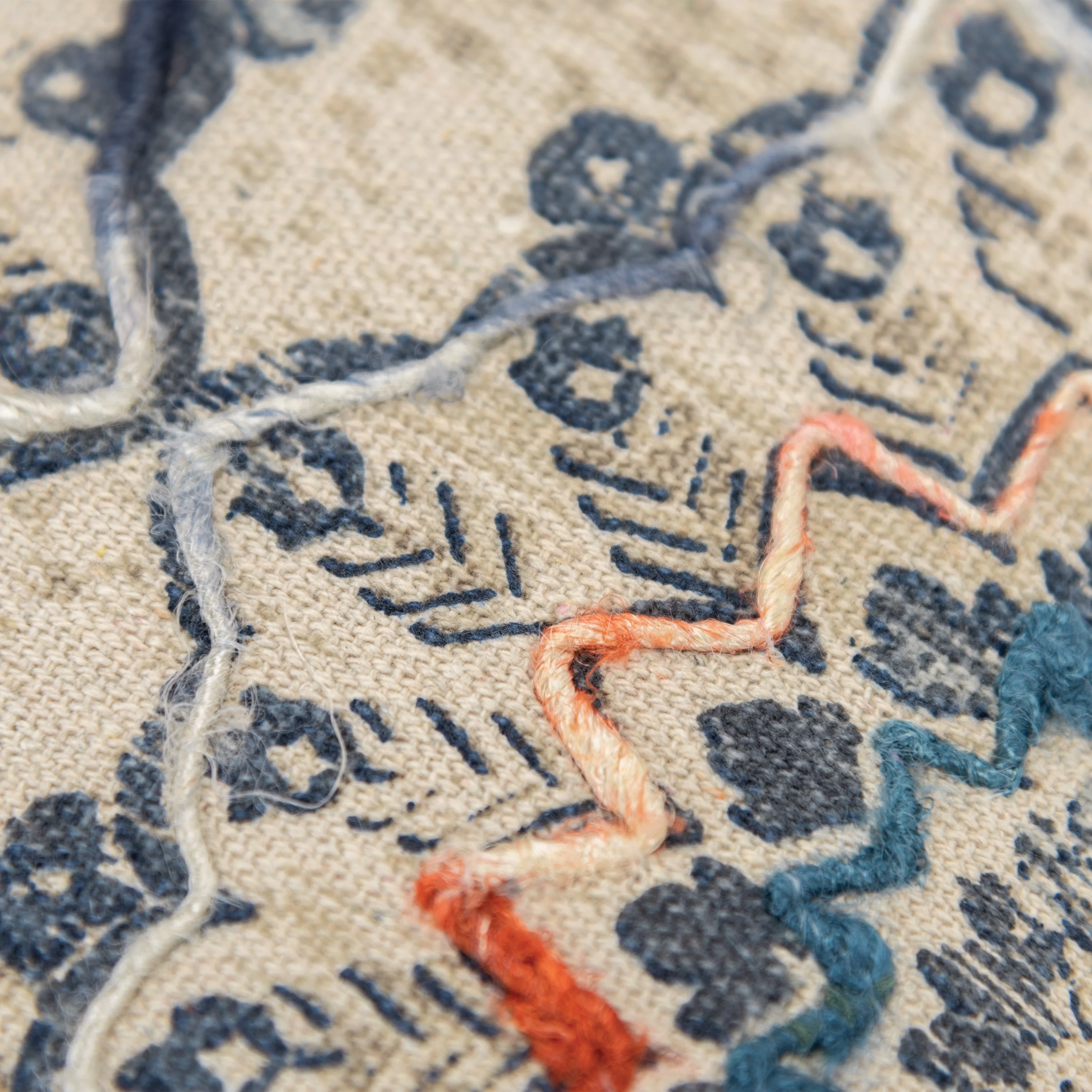 Rizzy Home Beige, Rust, and Blue Hand-crafted Medallion Throw Pillow