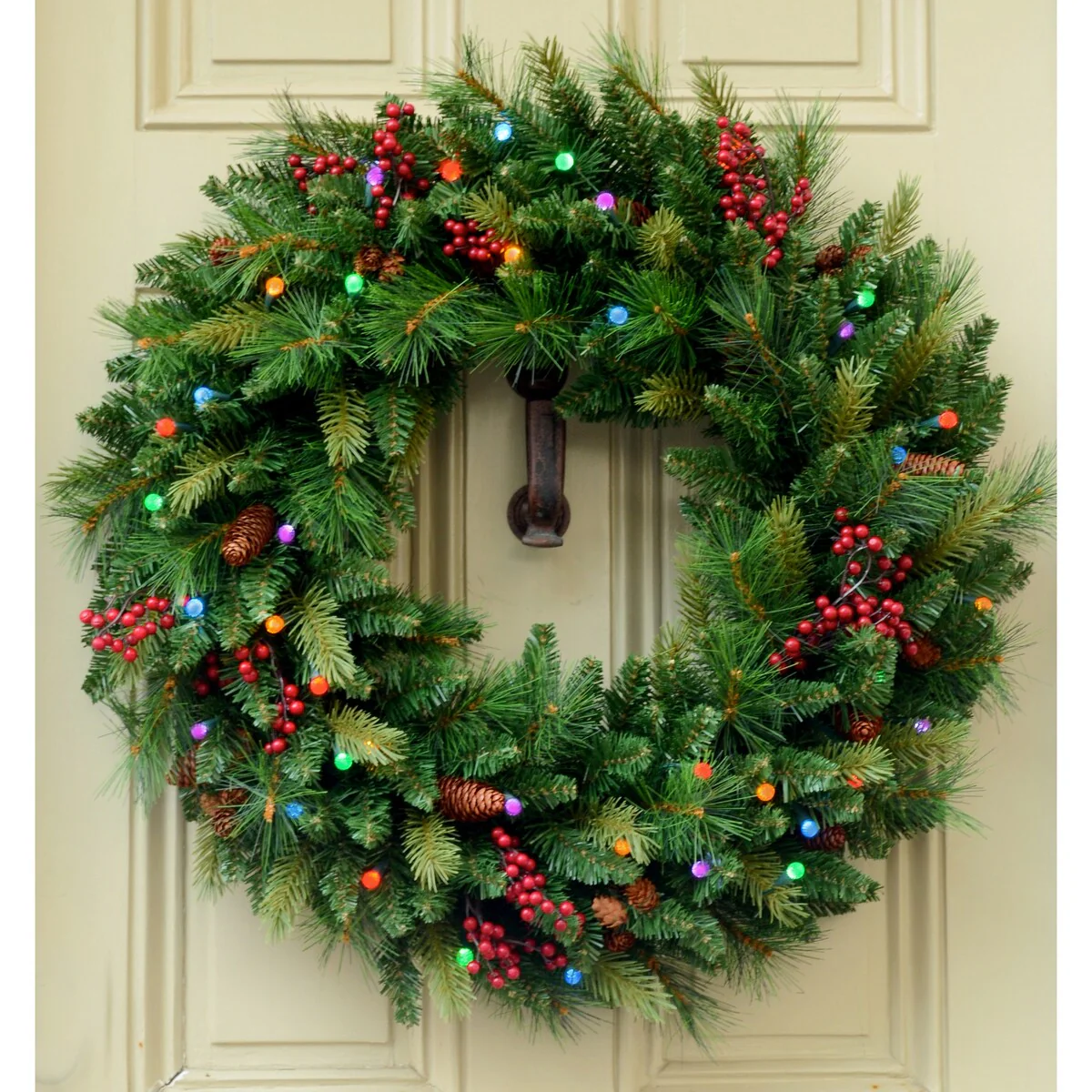 Traditional Woodland Berry Wreath B/O LED Lights (24