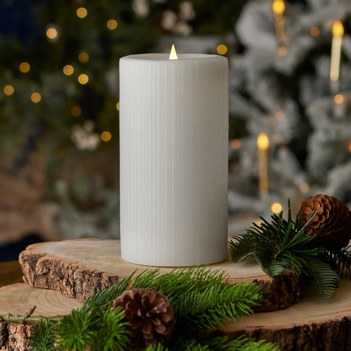 Fine Ribbed Motion Flameless Candle 4x8 White