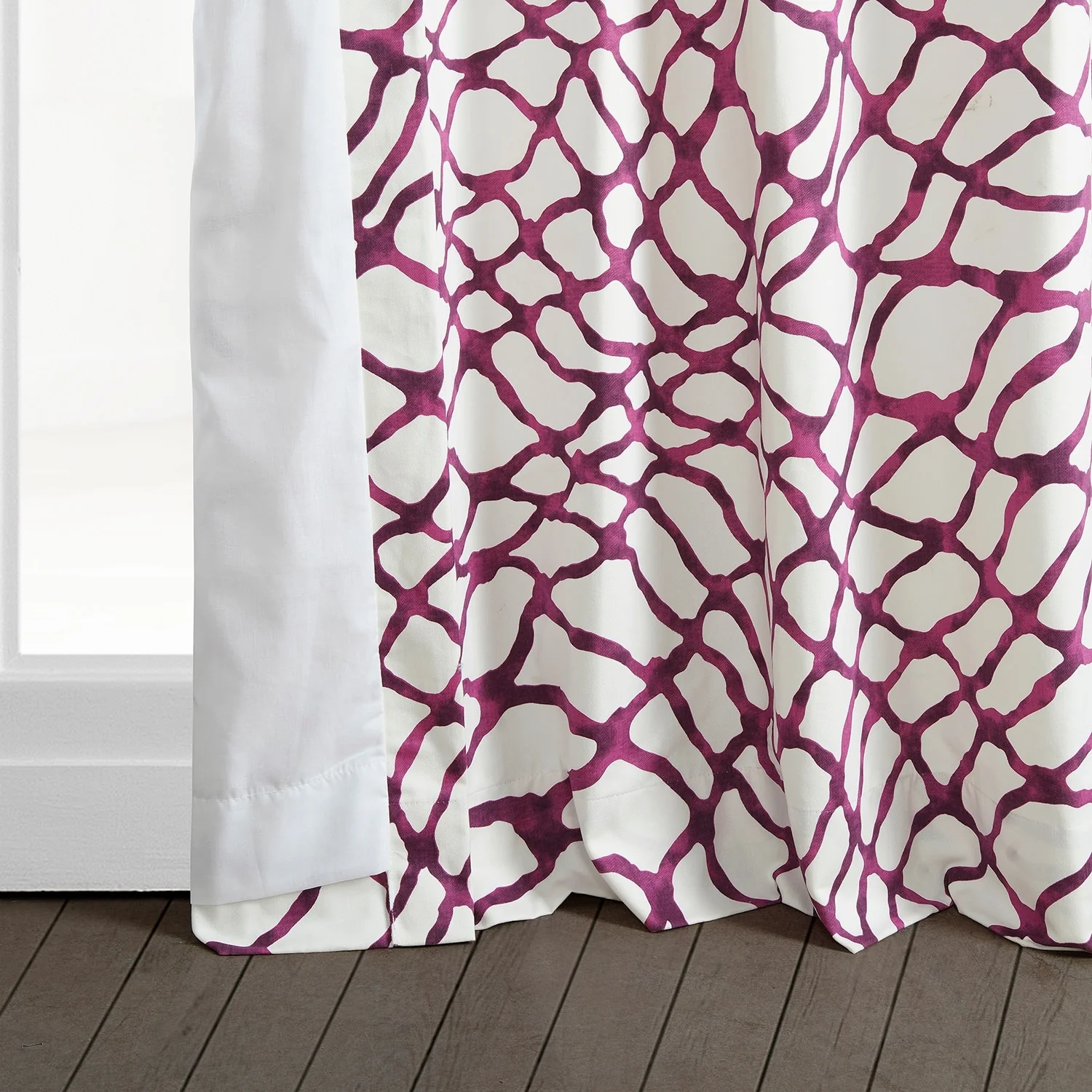Exclusive Fabrics Ellis Printed Cotton Twill Curtain (1 Panel)