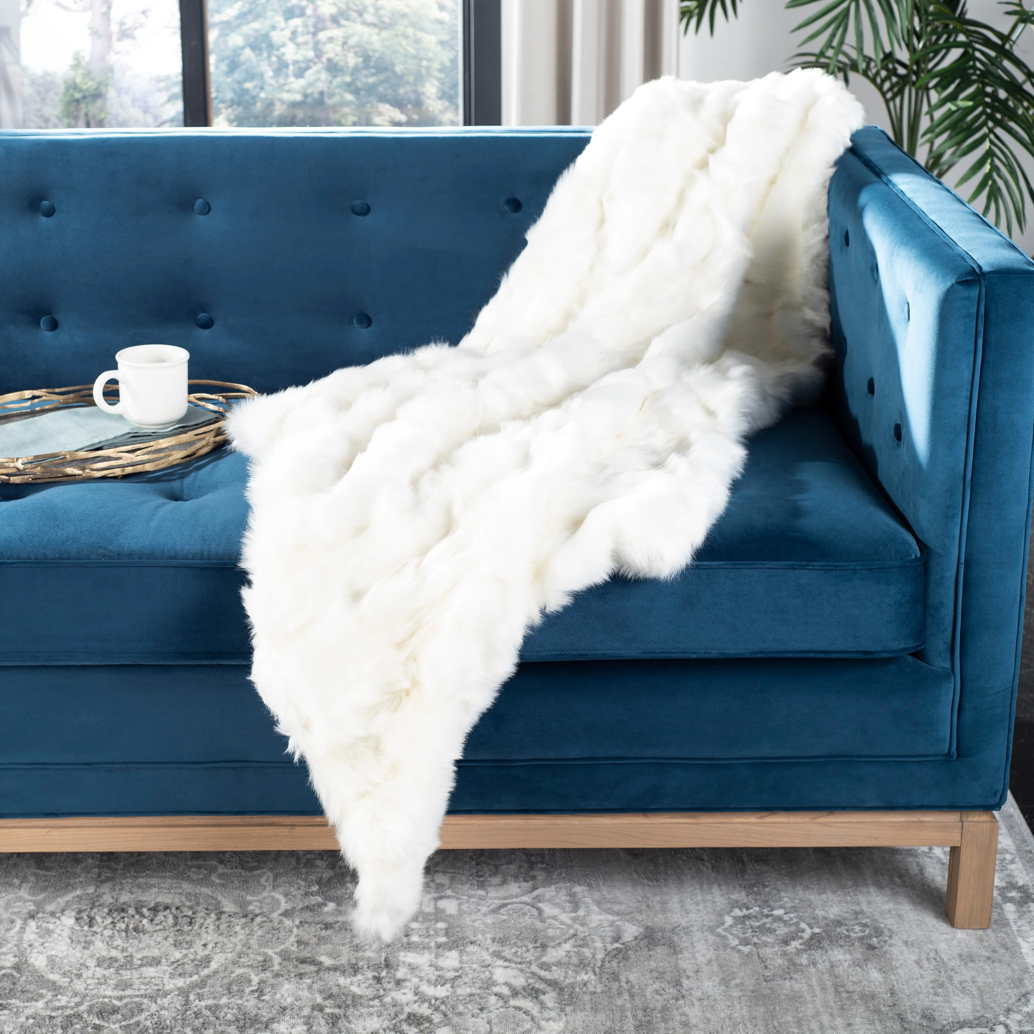 SAFAVIEH Snow White Textured Throw