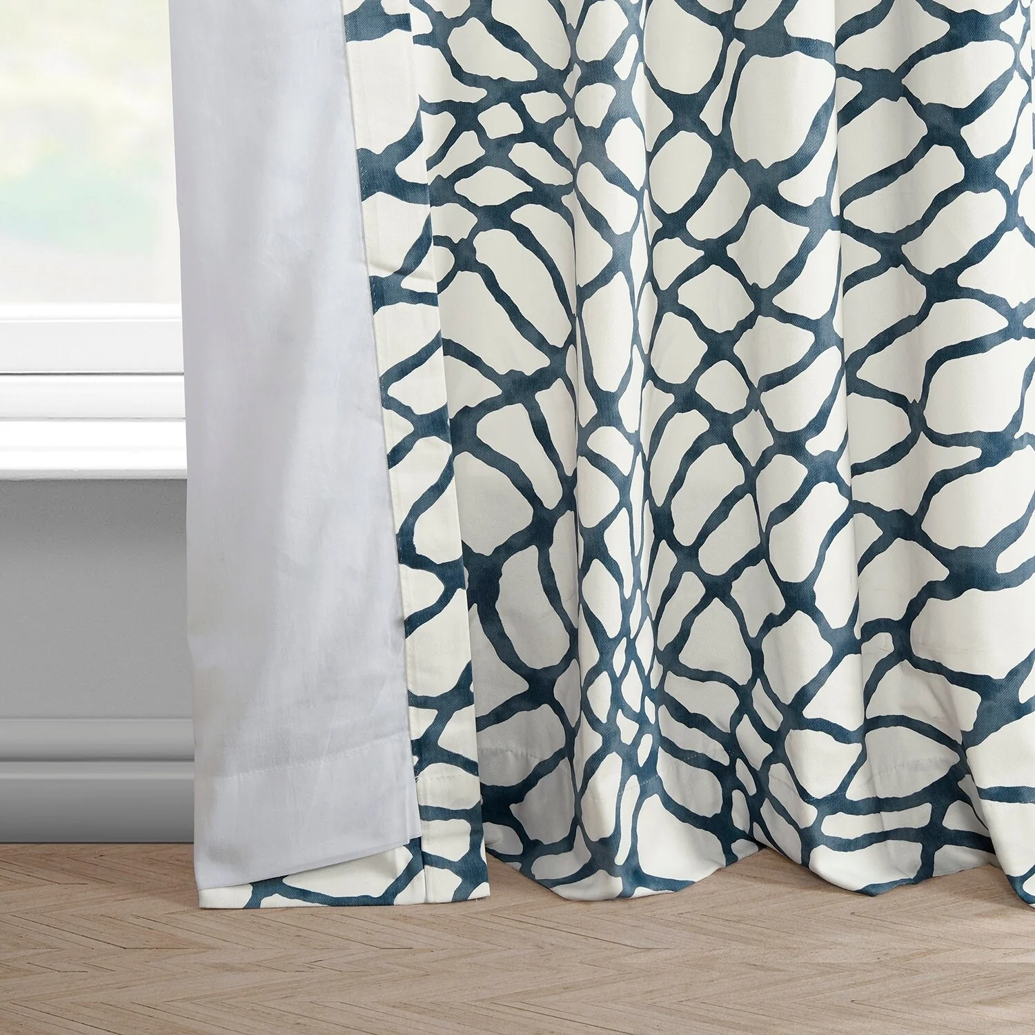 Exclusive Fabrics Ellis Printed Cotton Twill Curtain (1 Panel)