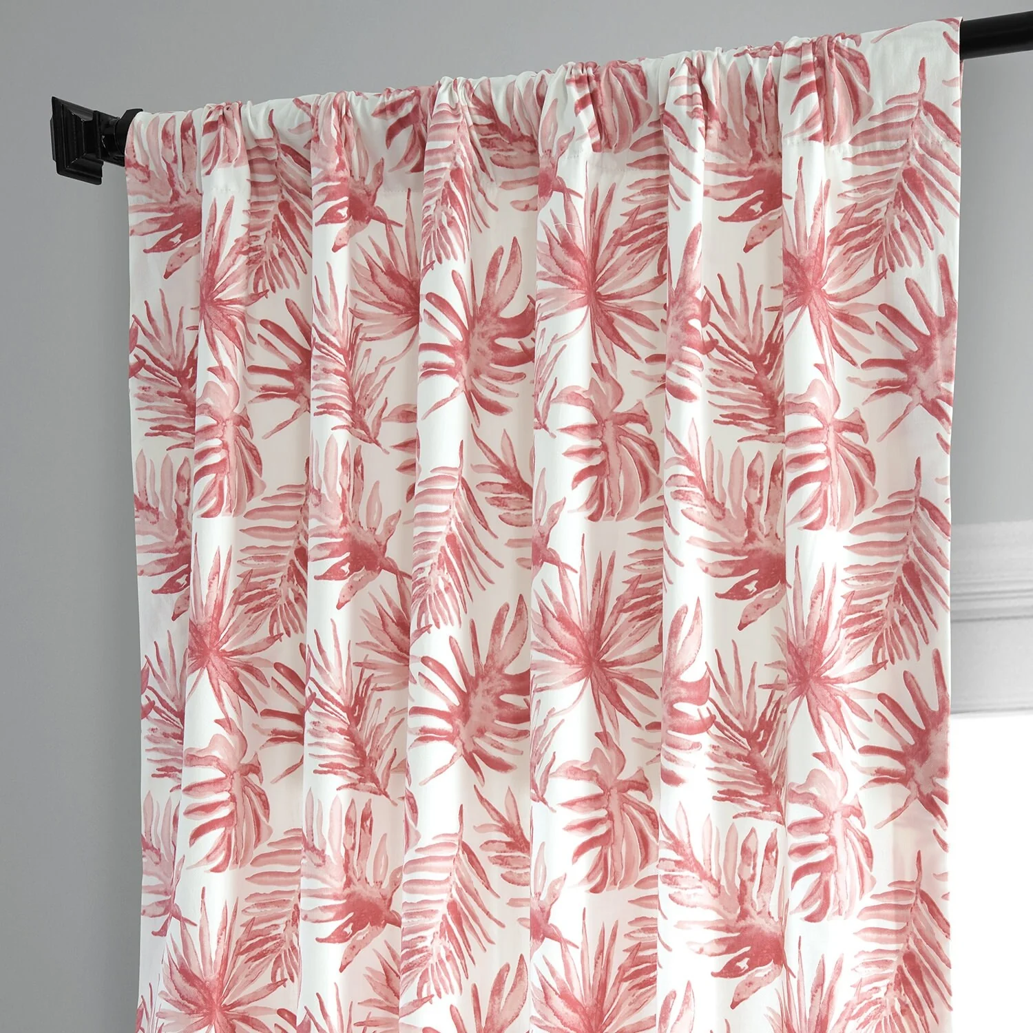 Exclusive Fabrics Coastal Leaf Cascade Printed Cotton Room Darkening Curtain (1 Panel)
