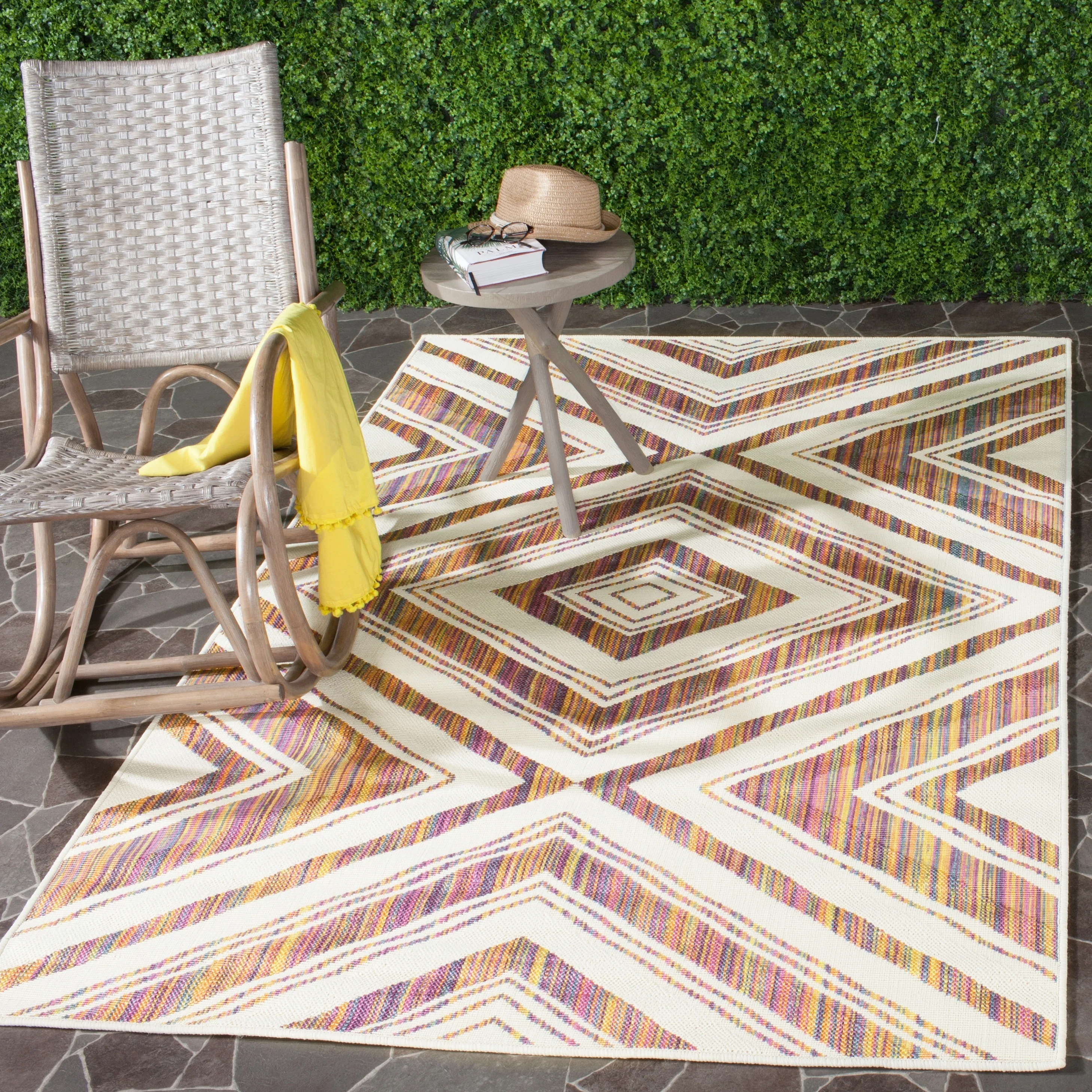 SAFAVIEH Havana Jacki Indoor/ Outdoor Waterproof Patio Backyard Rug