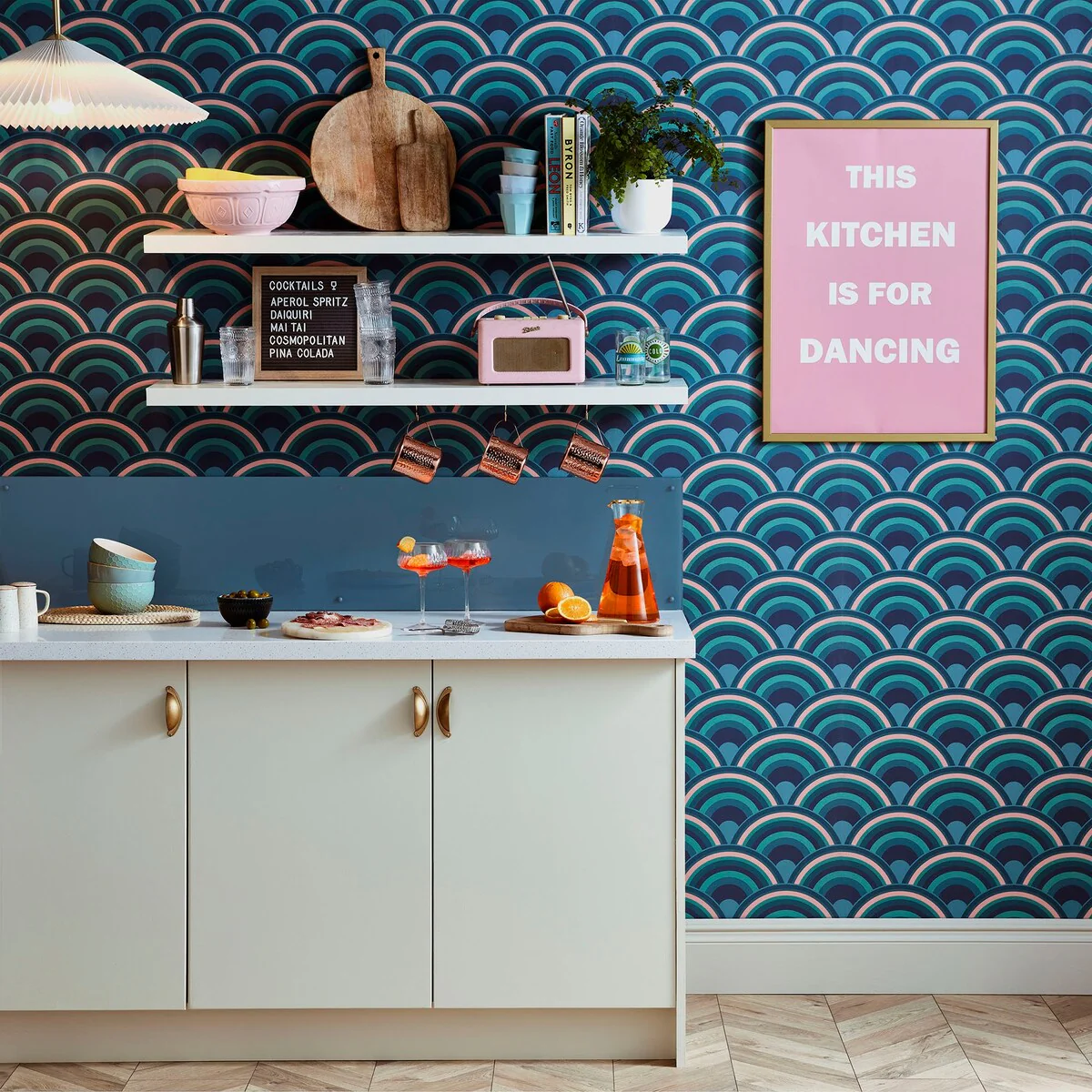 Envy Curve Surf Wallpaper