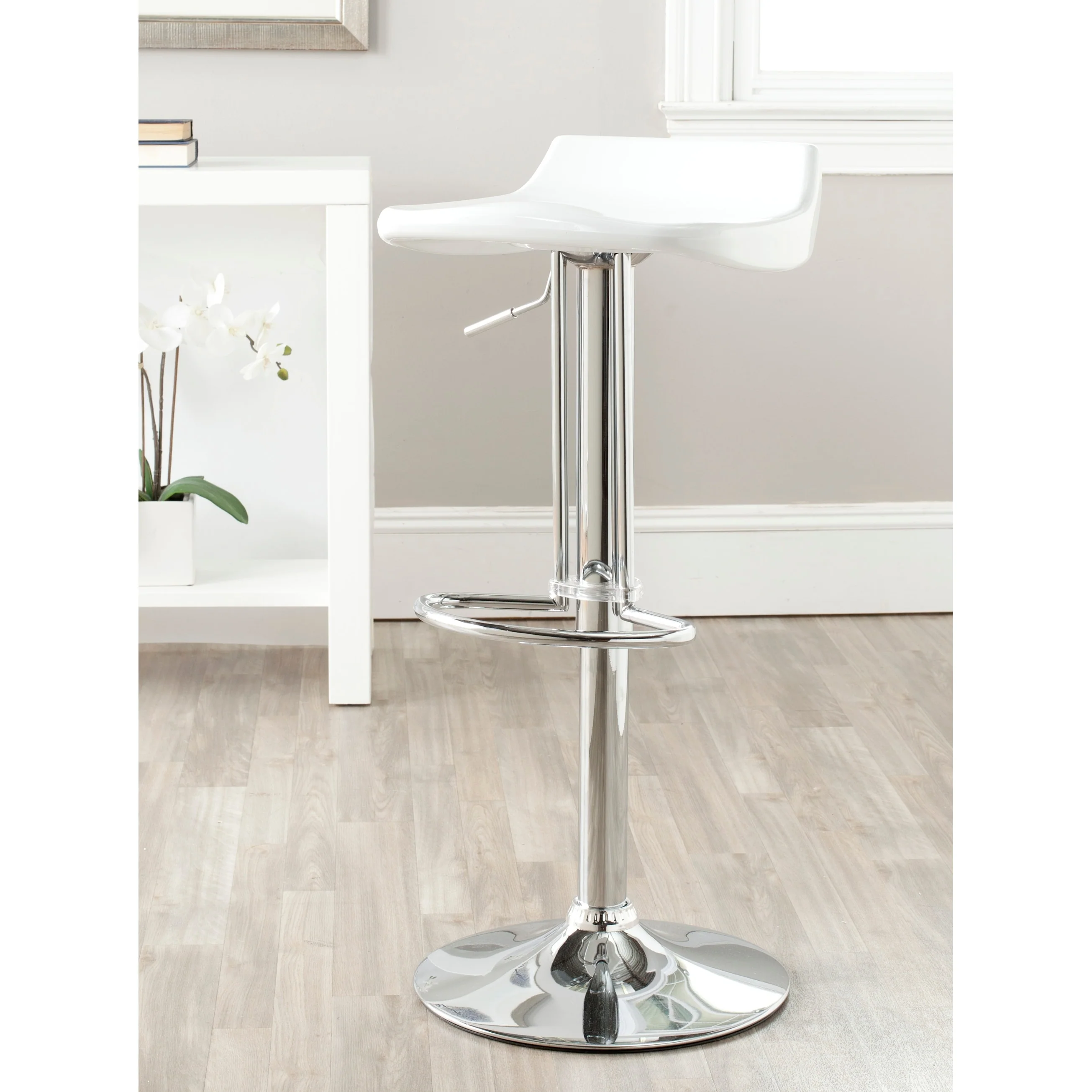 SAFAVIEH Erica White Adjustable 24-32-inch Bar Stool - 15.2