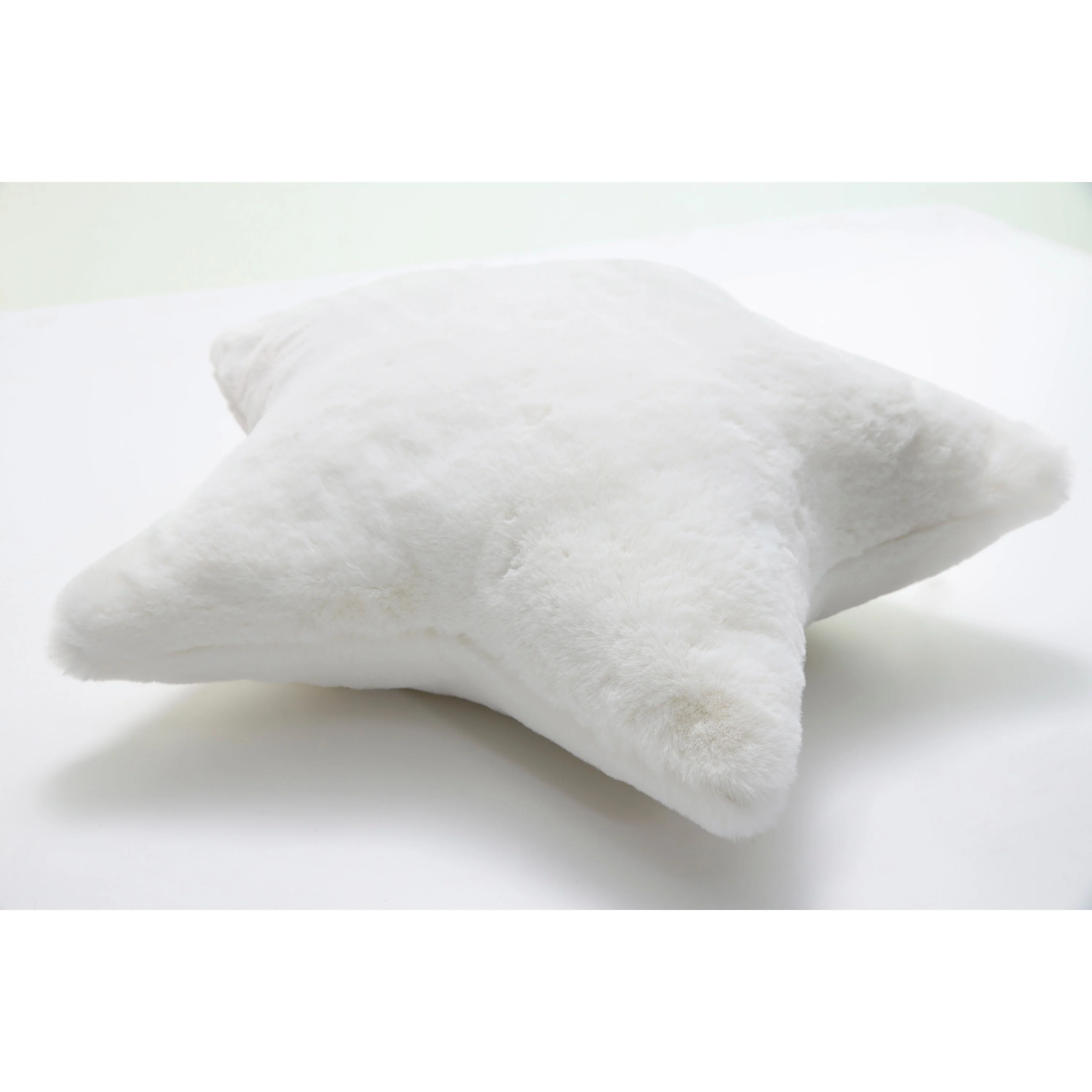 Pillow Perfect Indoor Fake Fur Star Off White 17-inch Throw Pillow, 17 X 17 X 5