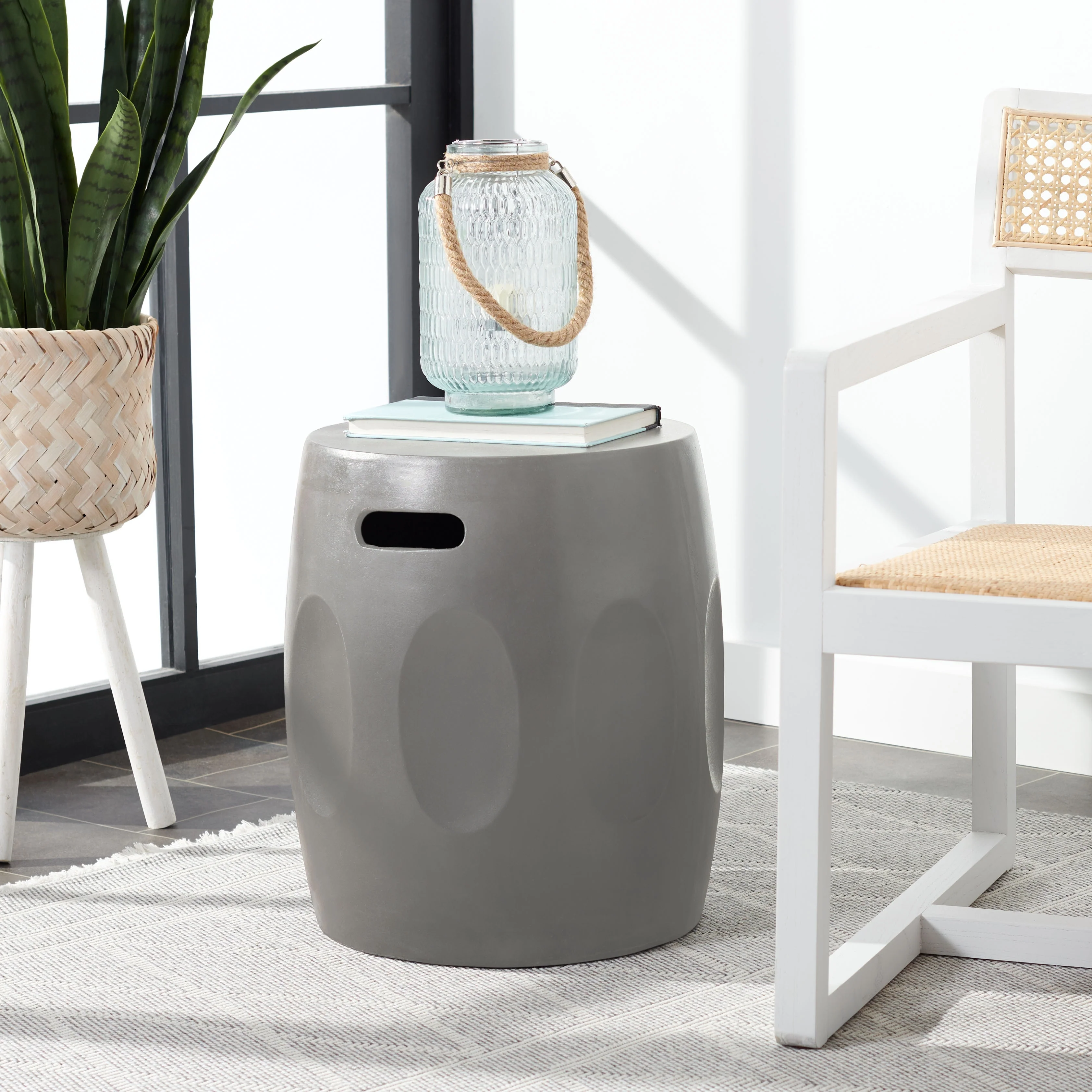 SAFAVIEH Zuri Concrete Indoor/ Outdoor Accent Table (Dark Grey) - 16