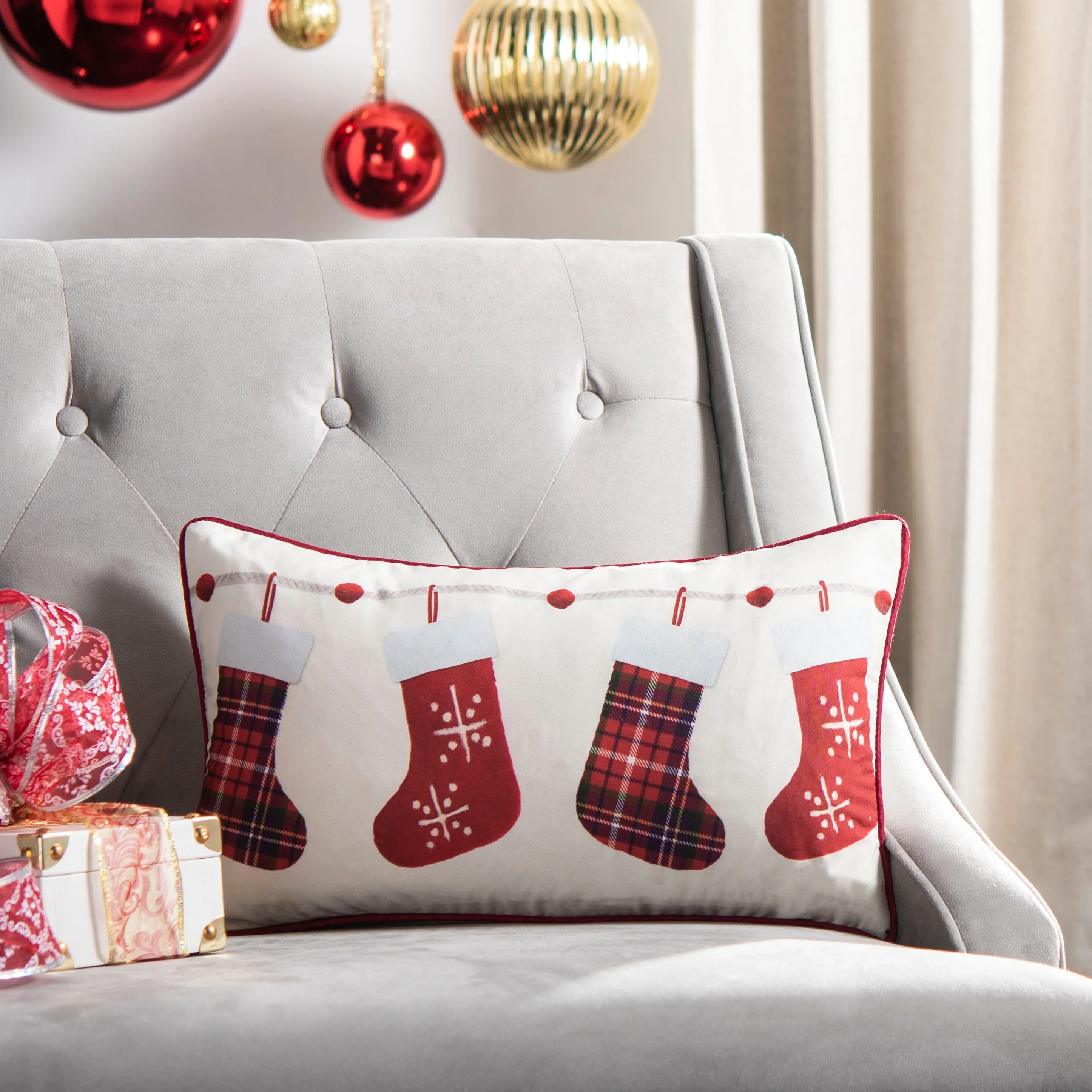 SAFAVIEH Holiday Visnjica Holly Jolly Ivory/Red 12 x 20-inch Decorative Pillow