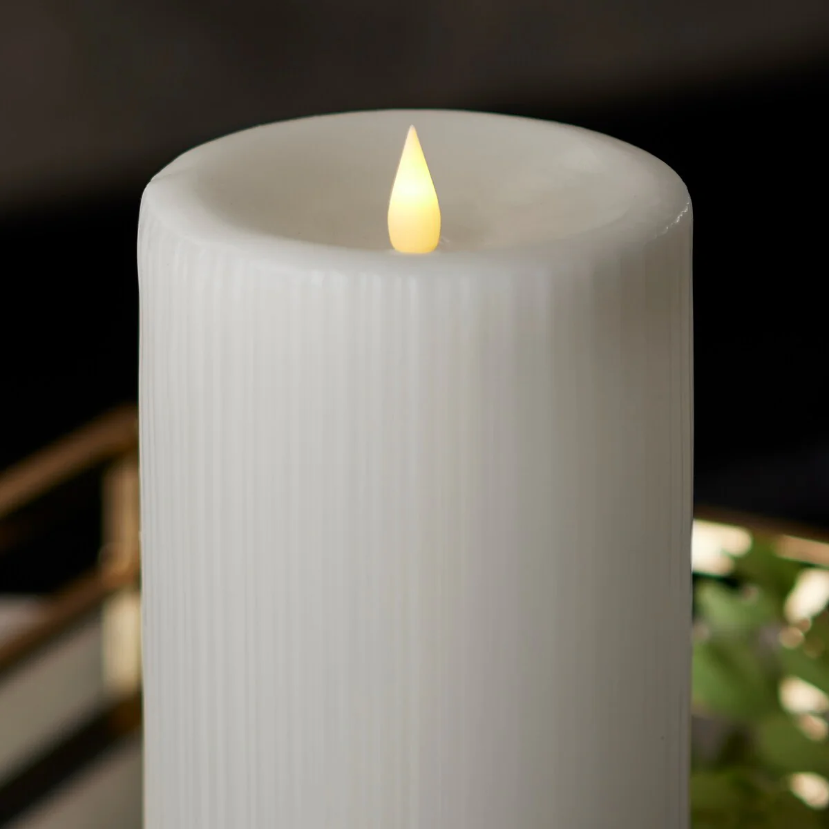 Fine Ribbed Motion Flameless Candle 4x8 White