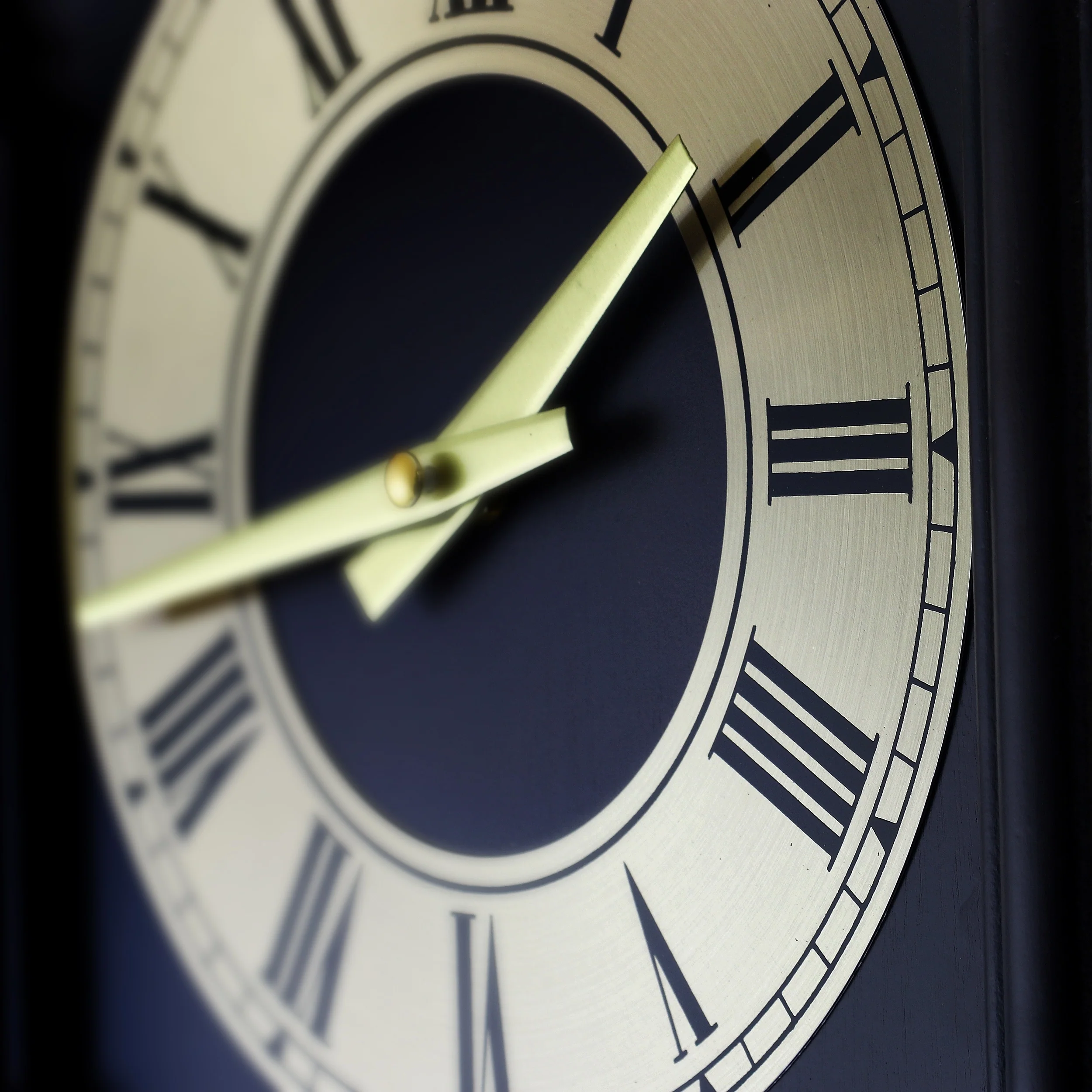 Bedford Clock Collection Decorative Wall Clock with Pendulum and Chime