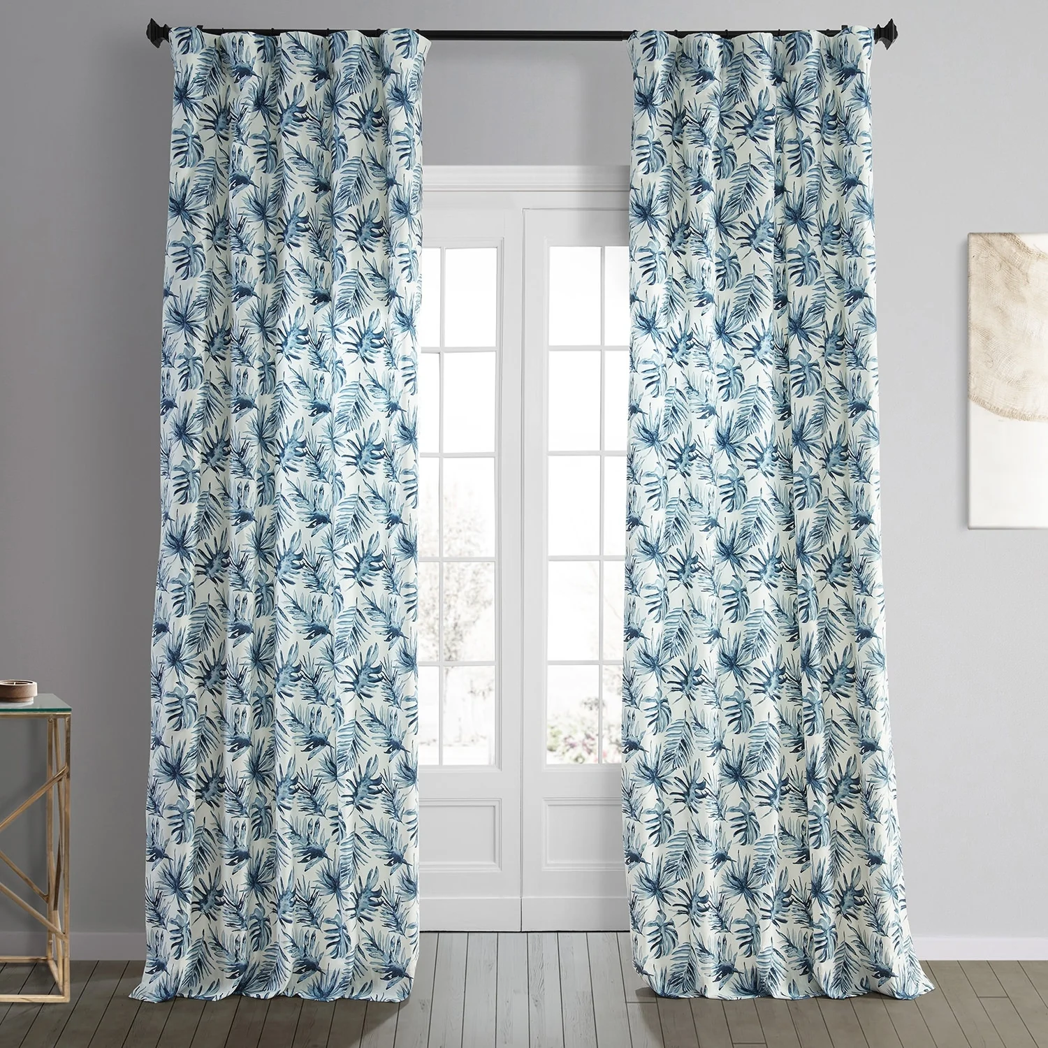 Exclusive Fabrics Coastal Leaf Cascade Printed Cotton Room Darkening Curtain (1 Panel)