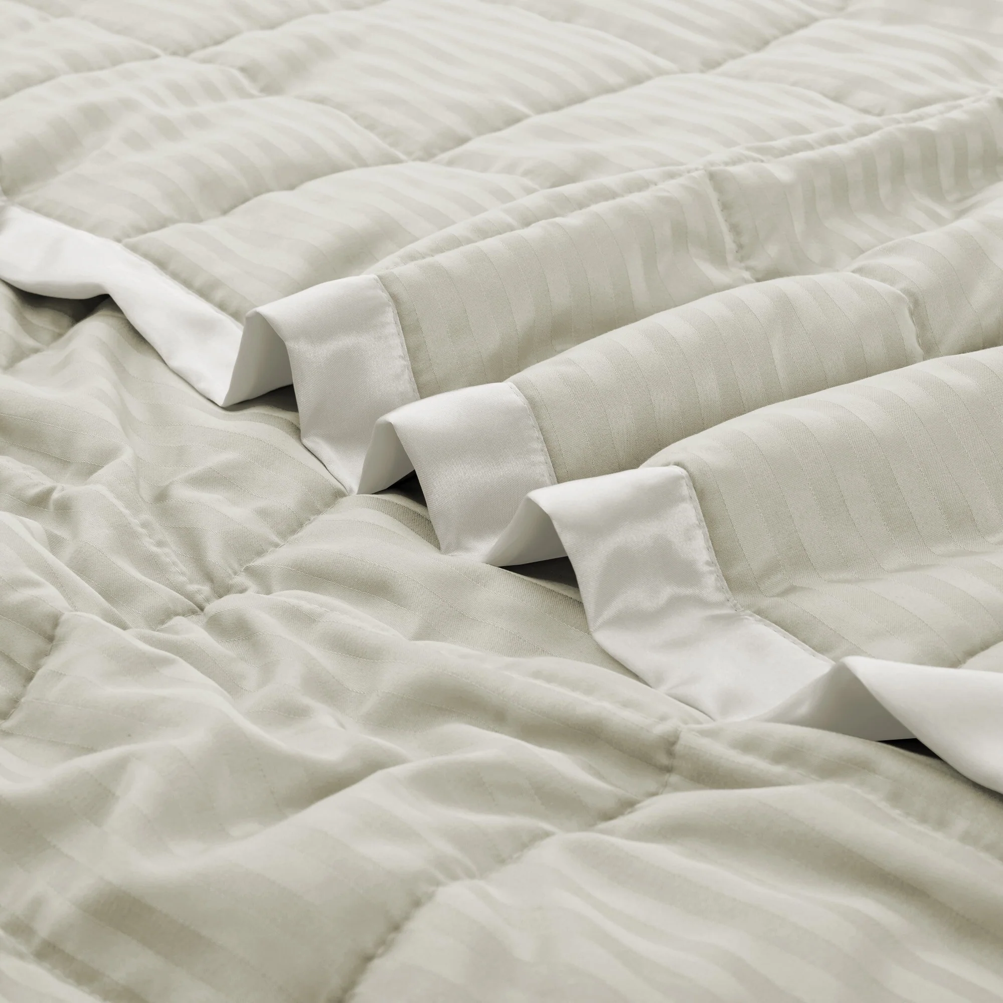Hotel Quality Luxury All Season Jacquard Soft Bed Blanket with Satin Trim, Cozy and Warm