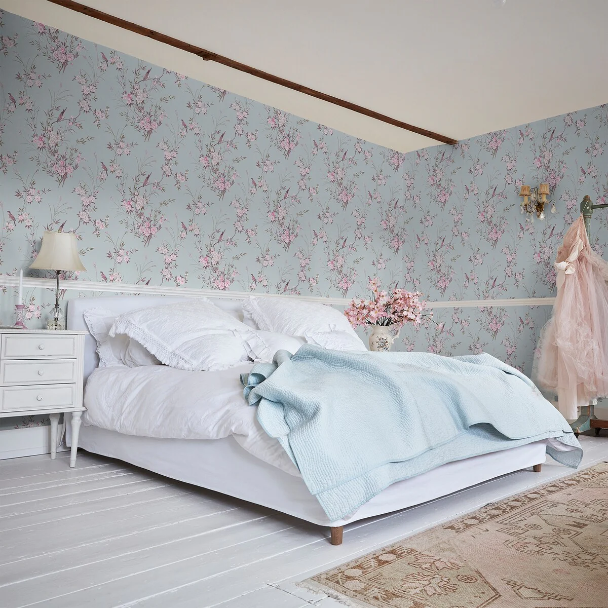 Shabby Chic by Rachel Ashwell Bird Chinoiserie Blue Wallpaper