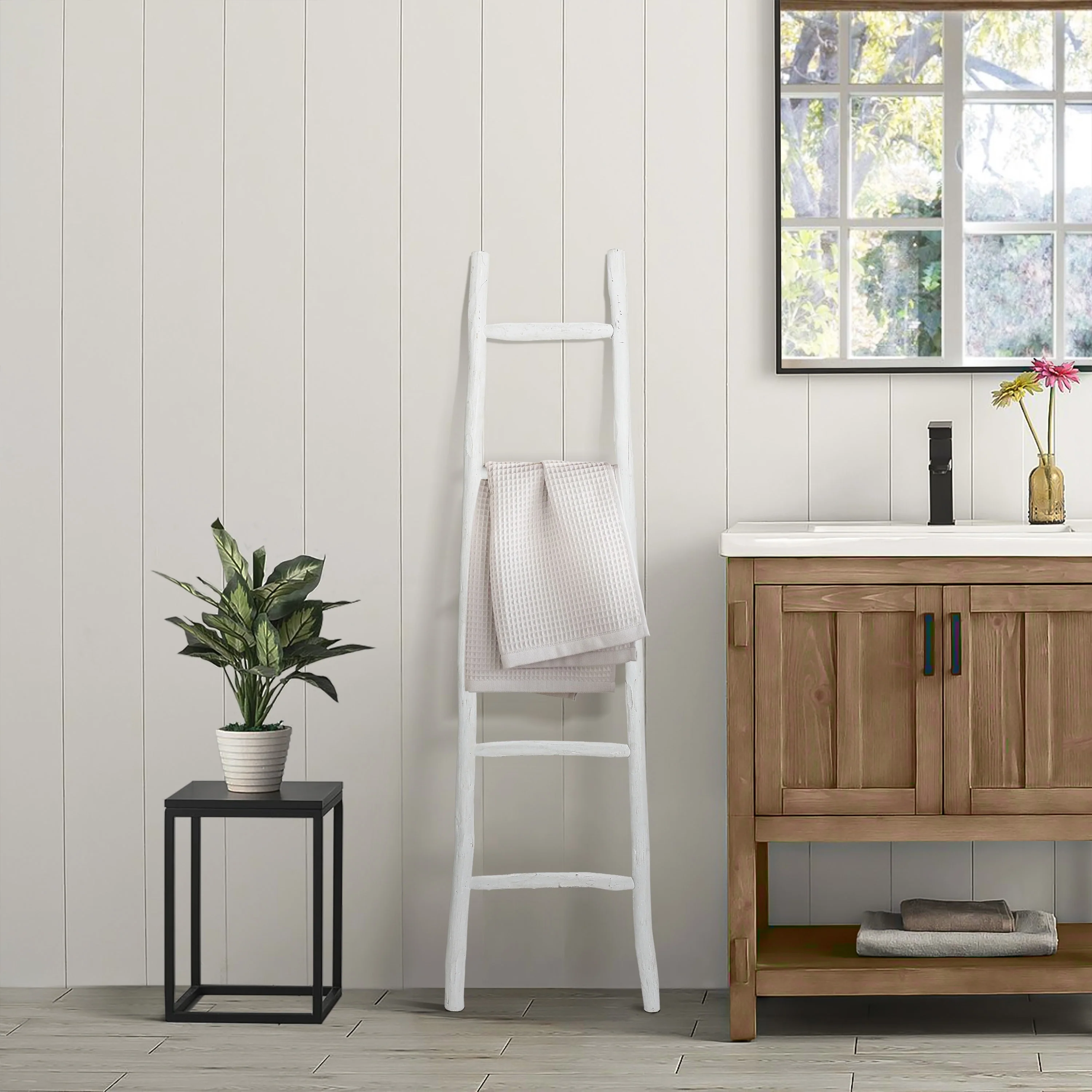 White Solid Wood 5-Rung Blanket Ladder - 59.1